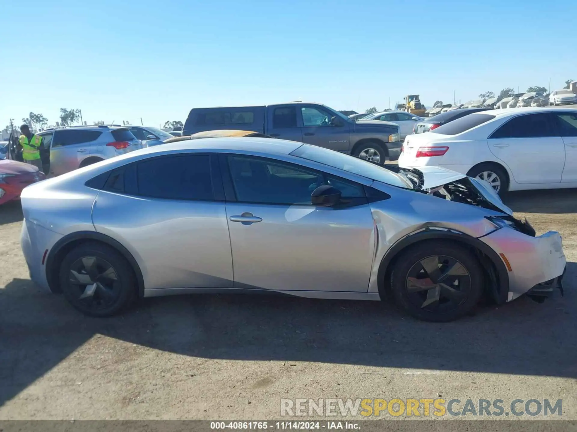 13 fotografías del automóvil dañado JTDACAAU4R3017916 TOYOTA PRIUS 2024
