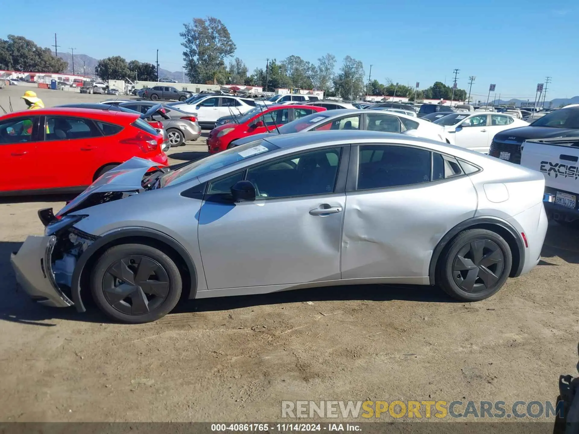 14 fotografías del automóvil dañado JTDACAAU4R3017916 TOYOTA PRIUS 2024