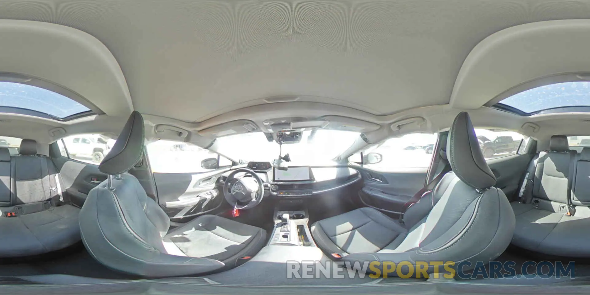 12 fotografías del automóvil dañado JTDACAAU4R3033761 TOYOTA PRIUS 2024