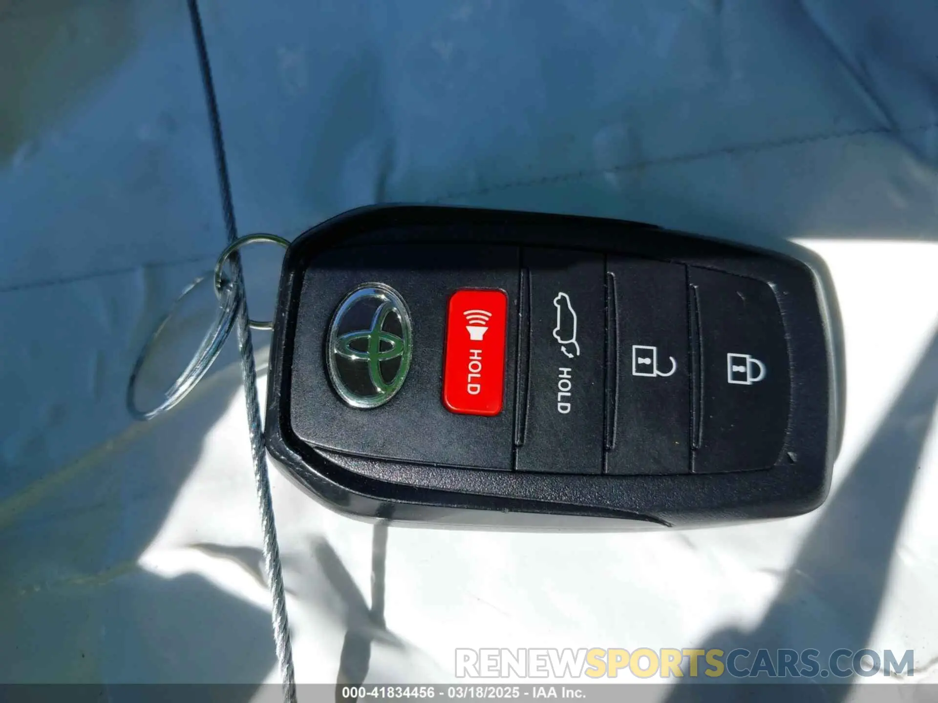 11 fotografías del automóvil dañado JTDACAAU4R3039009 TOYOTA PRIUS 2024