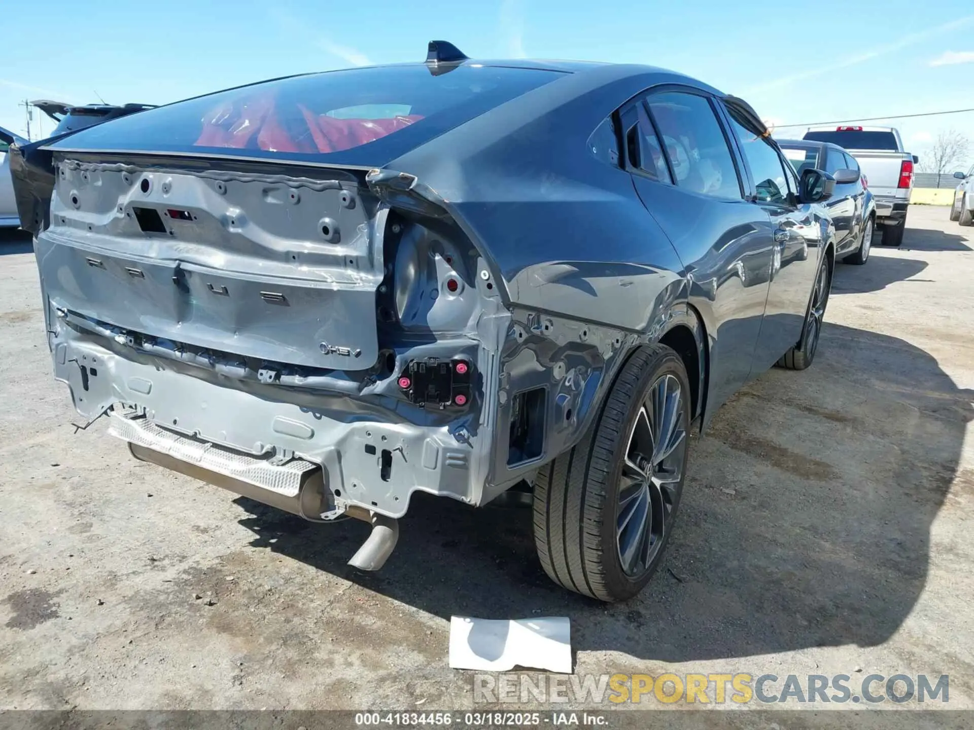 4 fotografías del automóvil dañado JTDACAAU4R3039009 TOYOTA PRIUS 2024