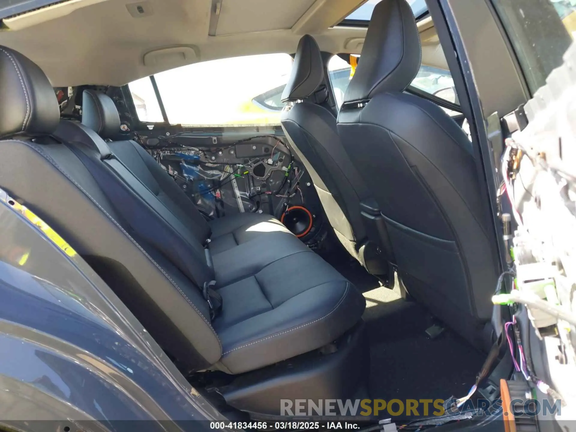 8 fotografías del automóvil dañado JTDACAAU4R3039009 TOYOTA PRIUS 2024