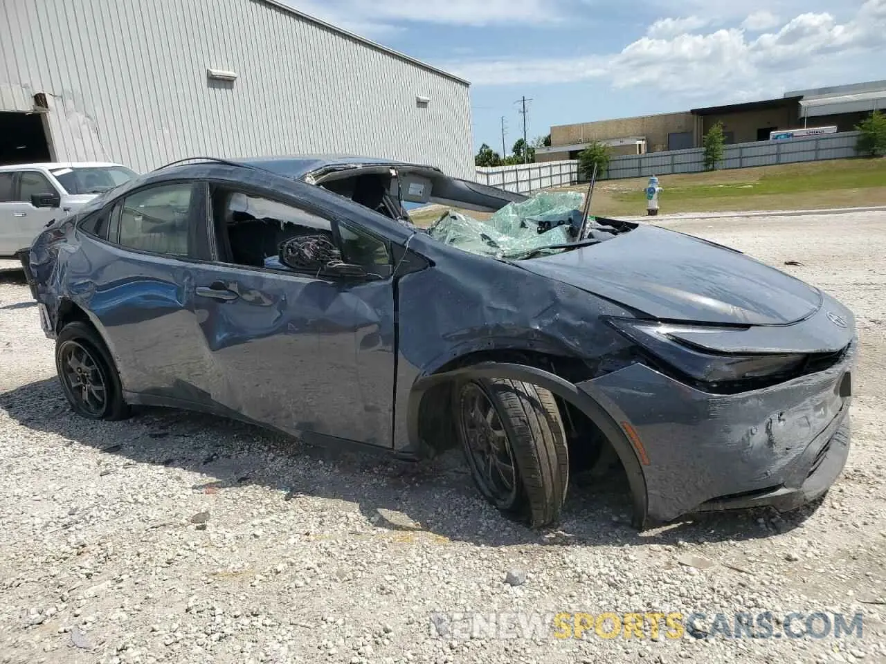 4 fotografías del automóvil dañado JTDACAAU5R3017164 TOYOTA PRIUS 2024