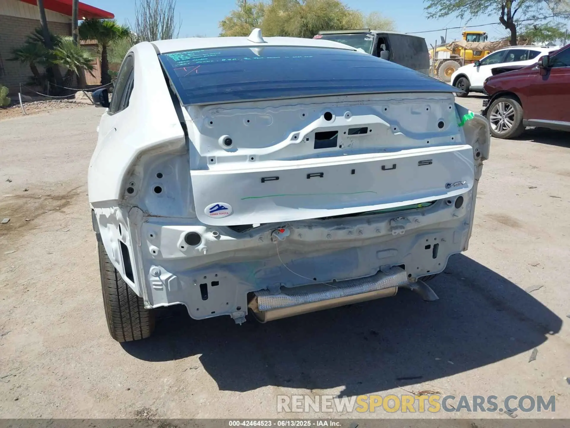 6 fotografías del automóvil dañado JTDACAAU5R3046244 TOYOTA PRIUS 2024