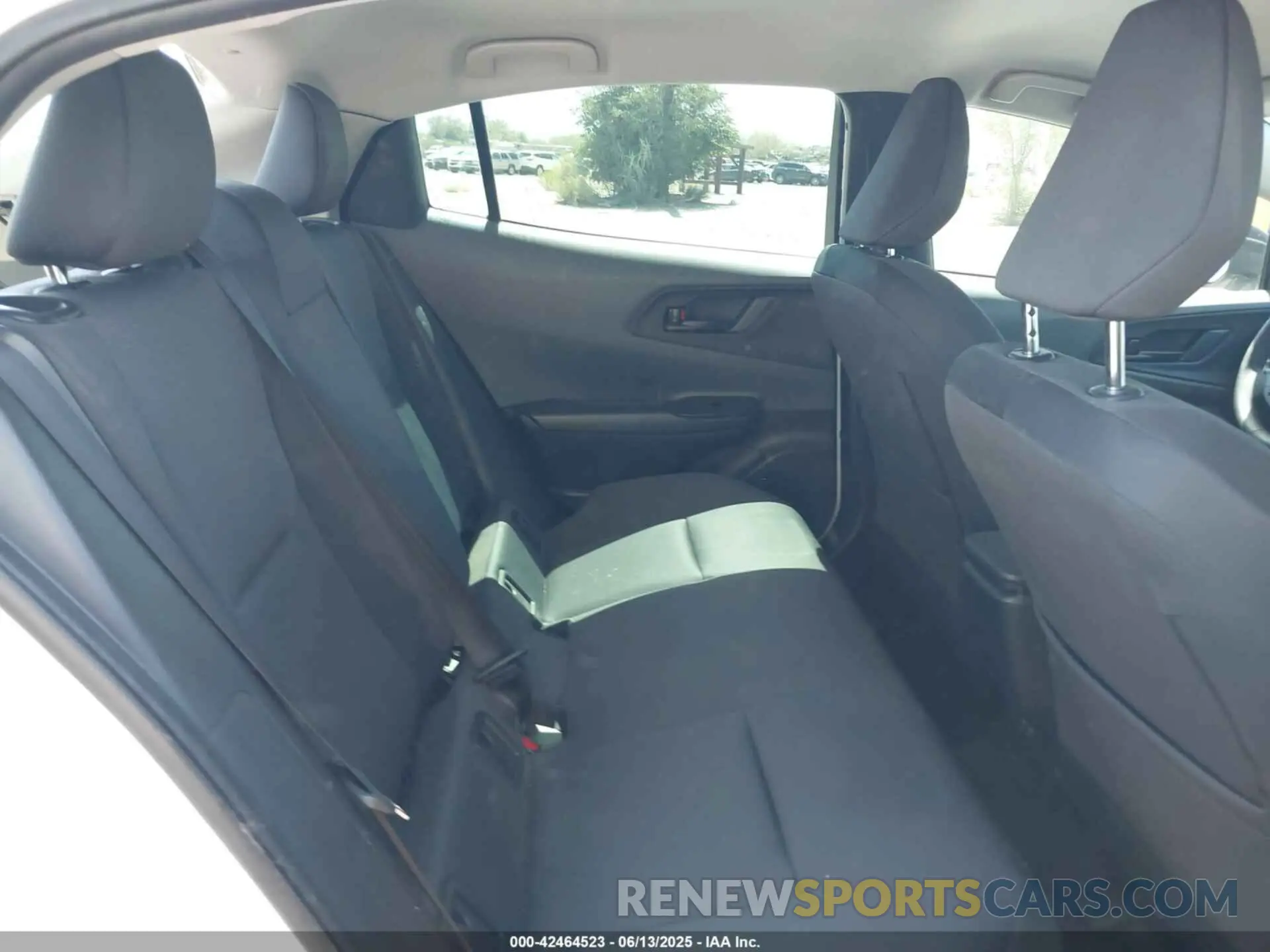 8 fotografías del automóvil dañado JTDACAAU5R3046244 TOYOTA PRIUS 2024