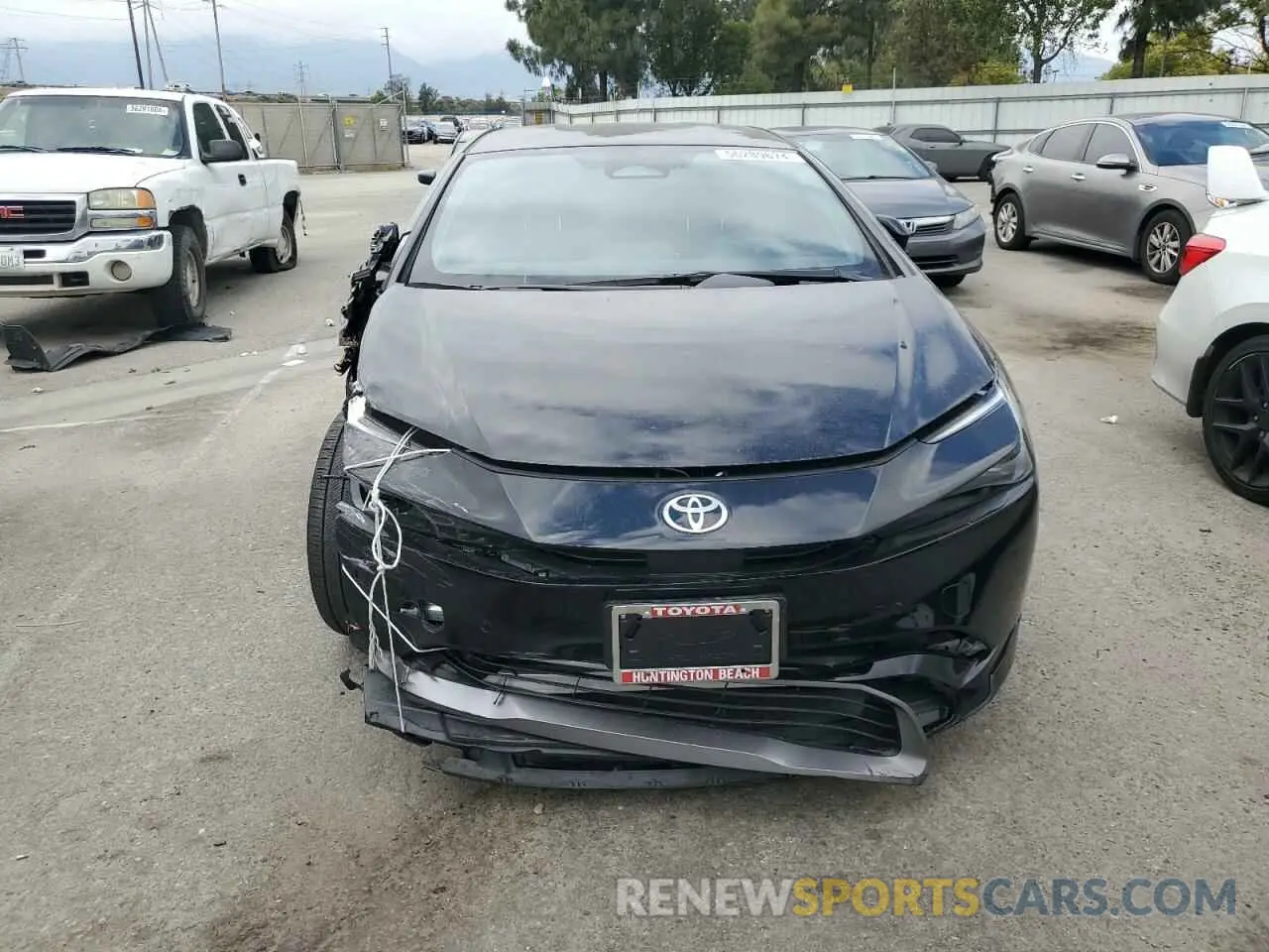5 fotografías del automóvil dañado JTDACAAU6R3016637 TOYOTA PRIUS 2024