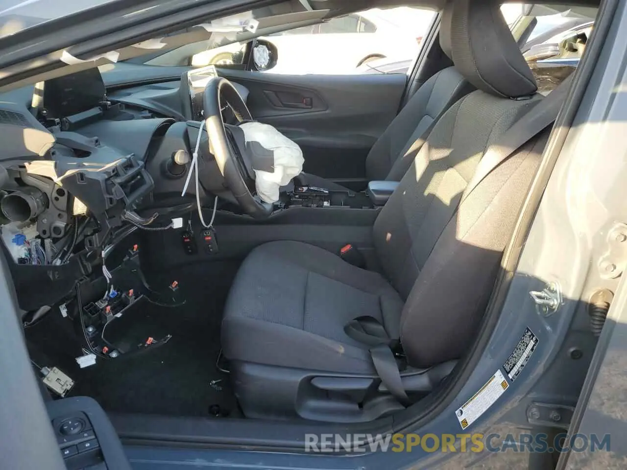 7 fotografías del automóvil dañado JTDACAAU6R3019814 TOYOTA PRIUS 2024