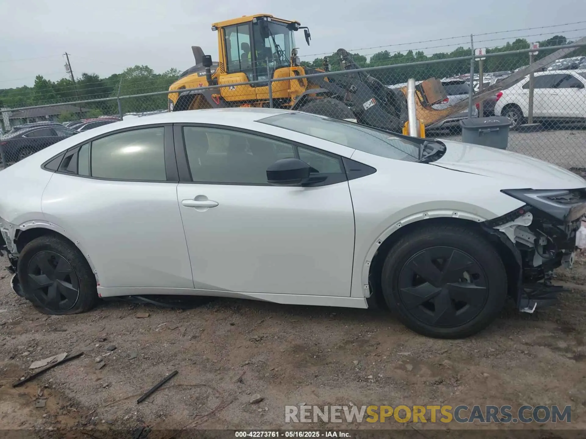 14 fotografías del automóvil dañado JTDACAAU6R3038069 TOYOTA PRIUS 2024