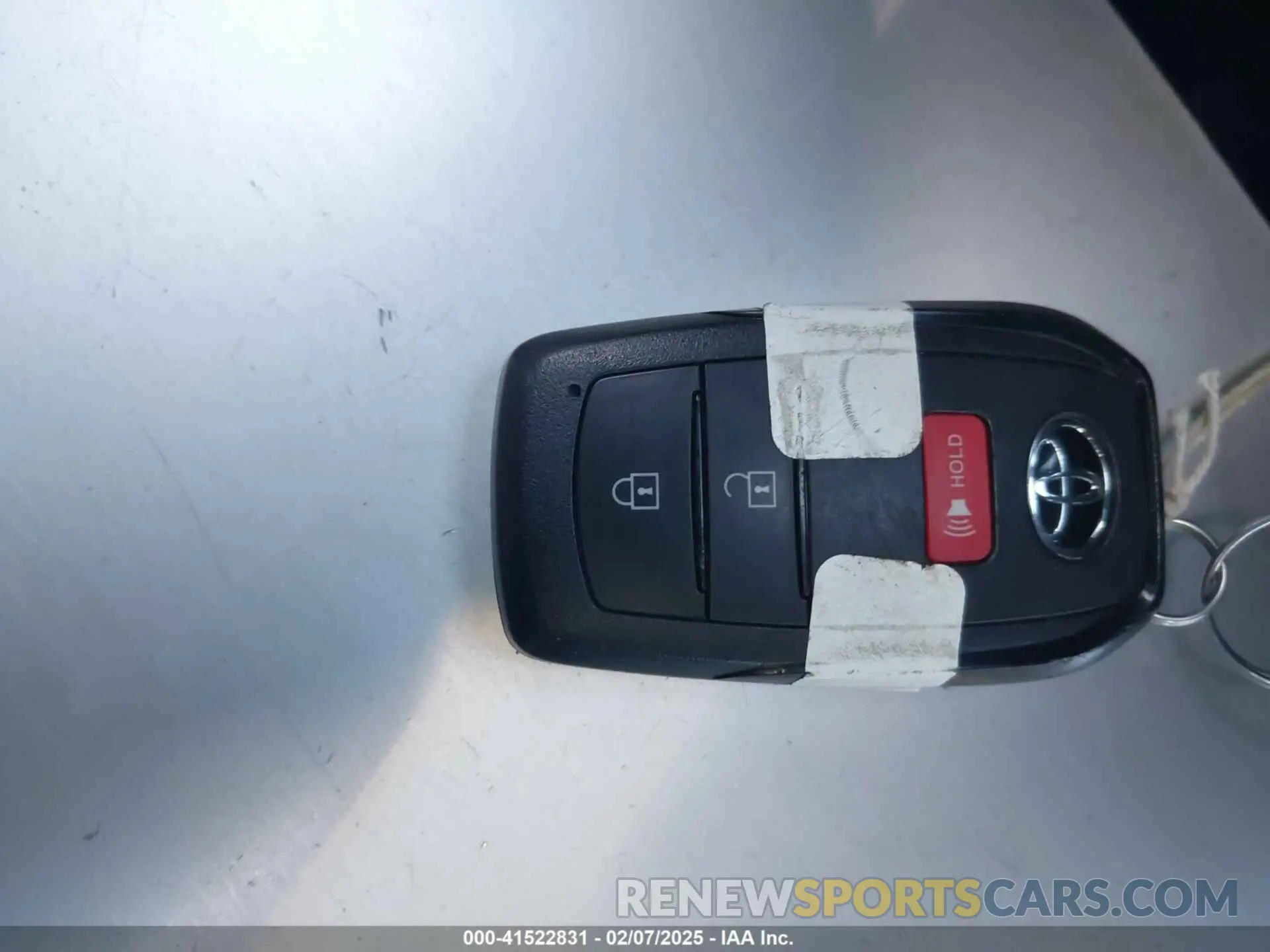 11 fotografías del automóvil dañado JTDACAAU6R3040386 TOYOTA PRIUS 2024