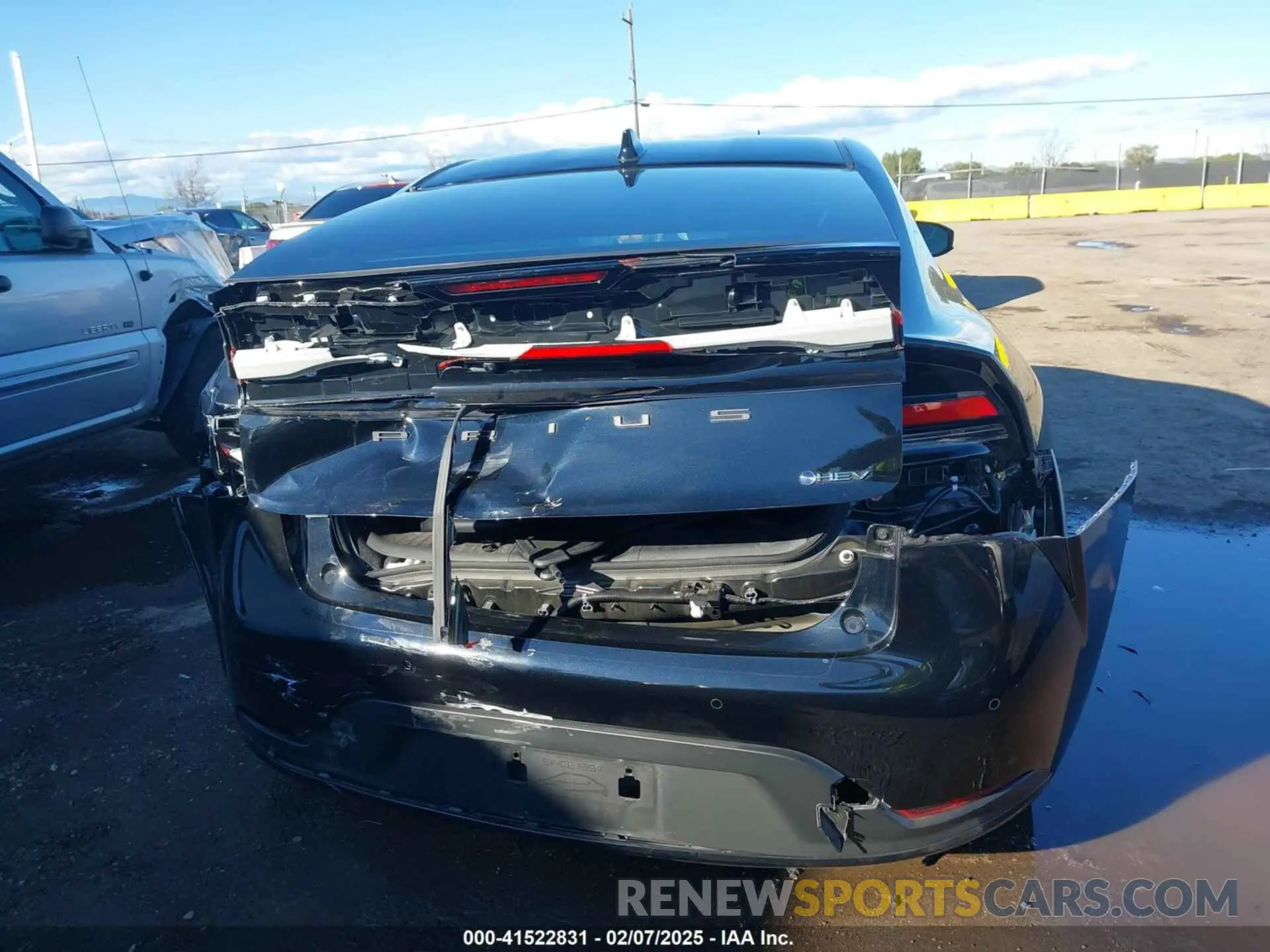 17 fotografías del automóvil dañado JTDACAAU6R3040386 TOYOTA PRIUS 2024