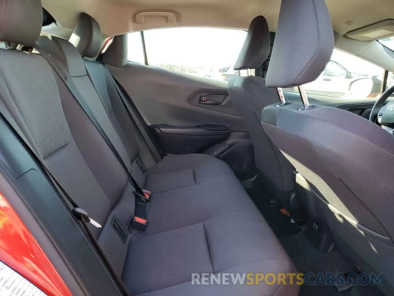 10 fotografías del automóvil dañado JTDACAAU7R3020227 TOYOTA PRIUS 2024