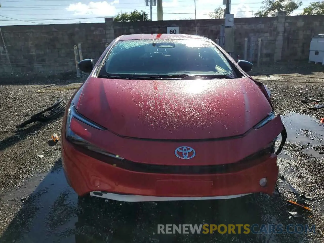 5 fotografías del automóvil dañado JTDACAAU7R3020227 TOYOTA PRIUS 2024