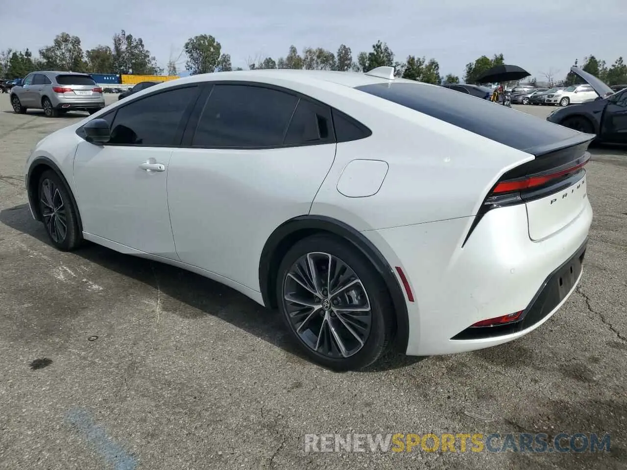 2 fotografías del automóvil dañado JTDACAAU8R3025274 TOYOTA PRIUS 2024