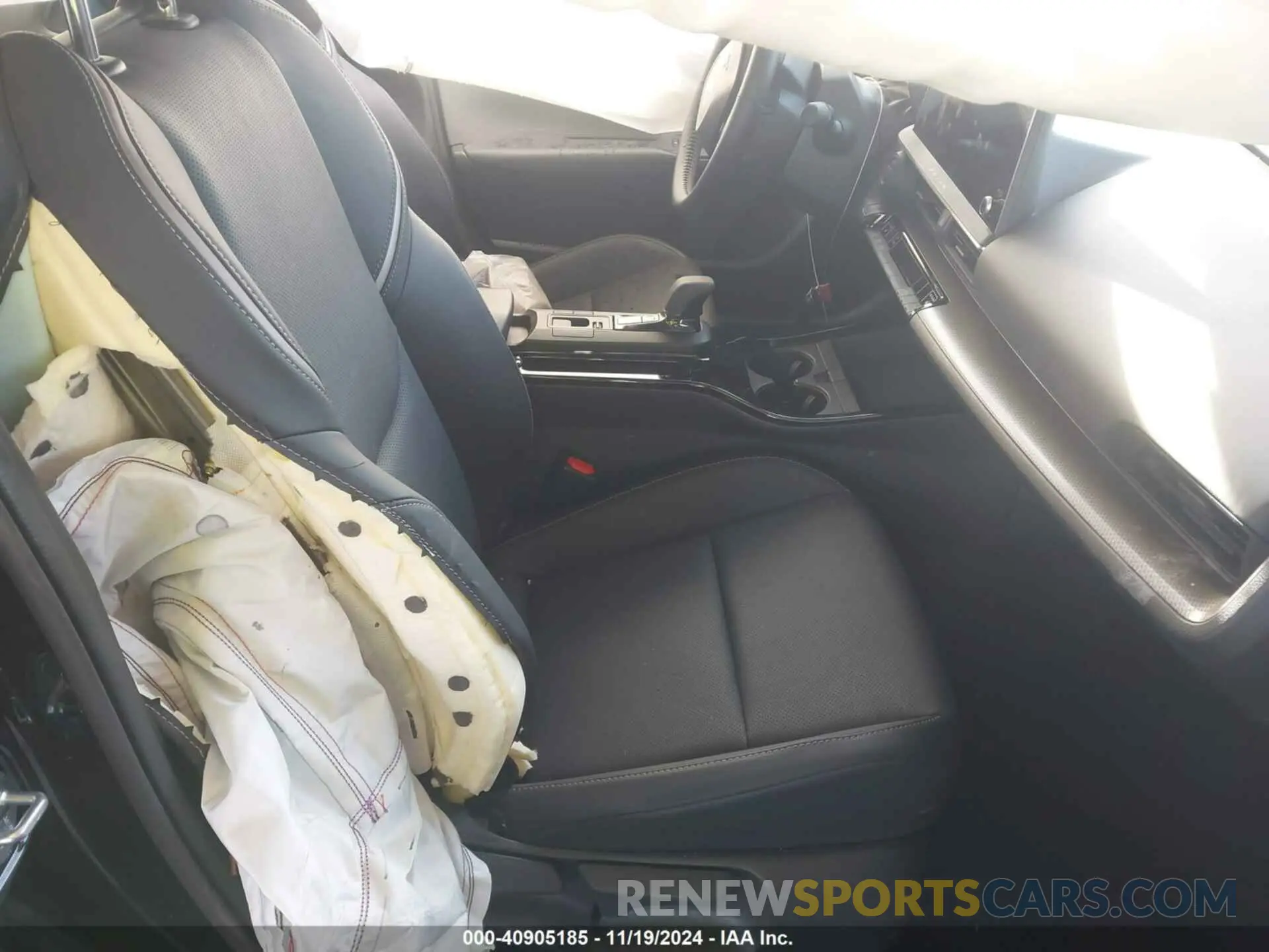 5 fotografías del automóvil dañado JTDACAAU8R3025663 TOYOTA PRIUS 2024