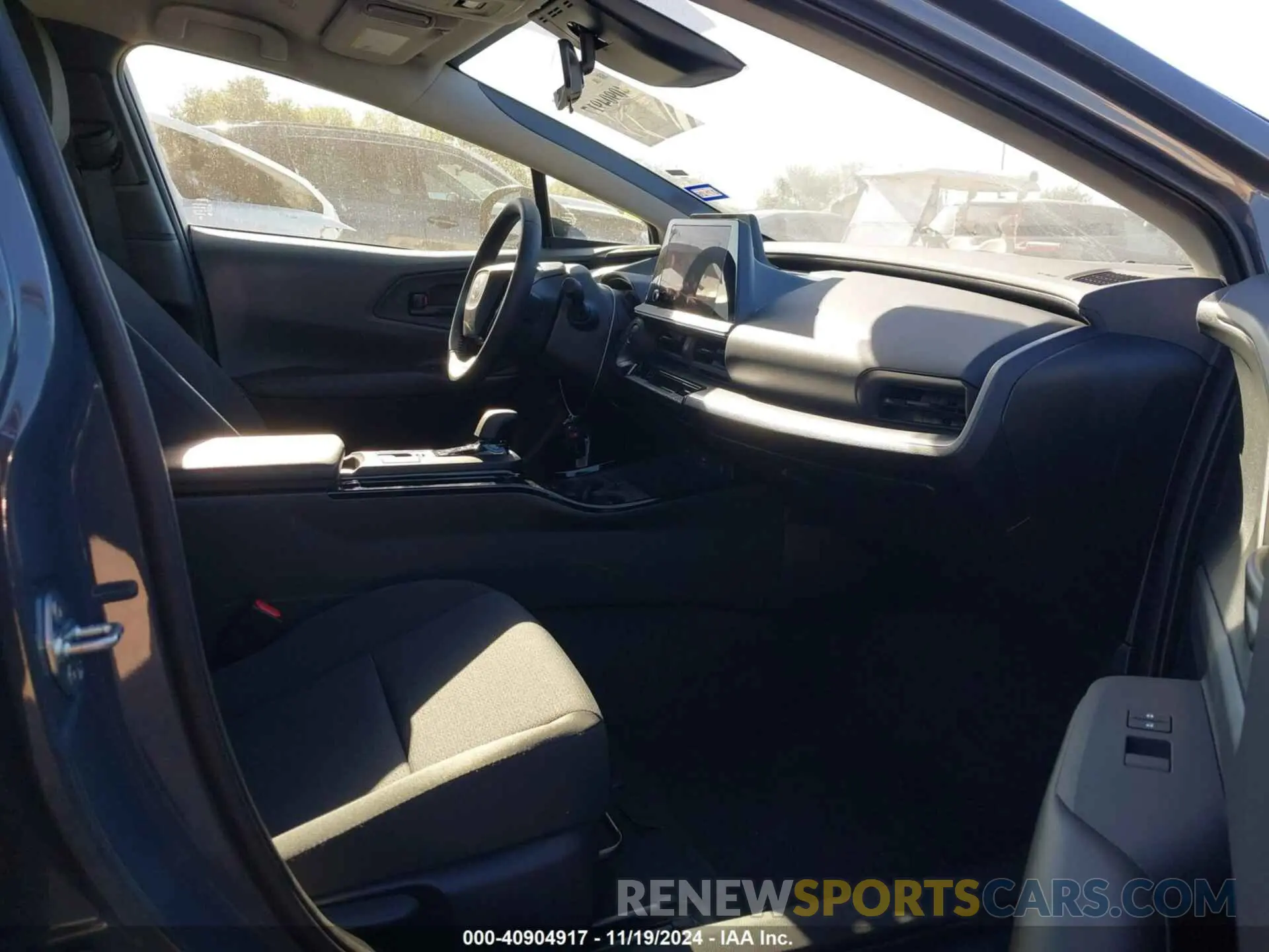 5 fotografías del automóvil dañado JTDACAAU8R3029048 TOYOTA PRIUS 2024