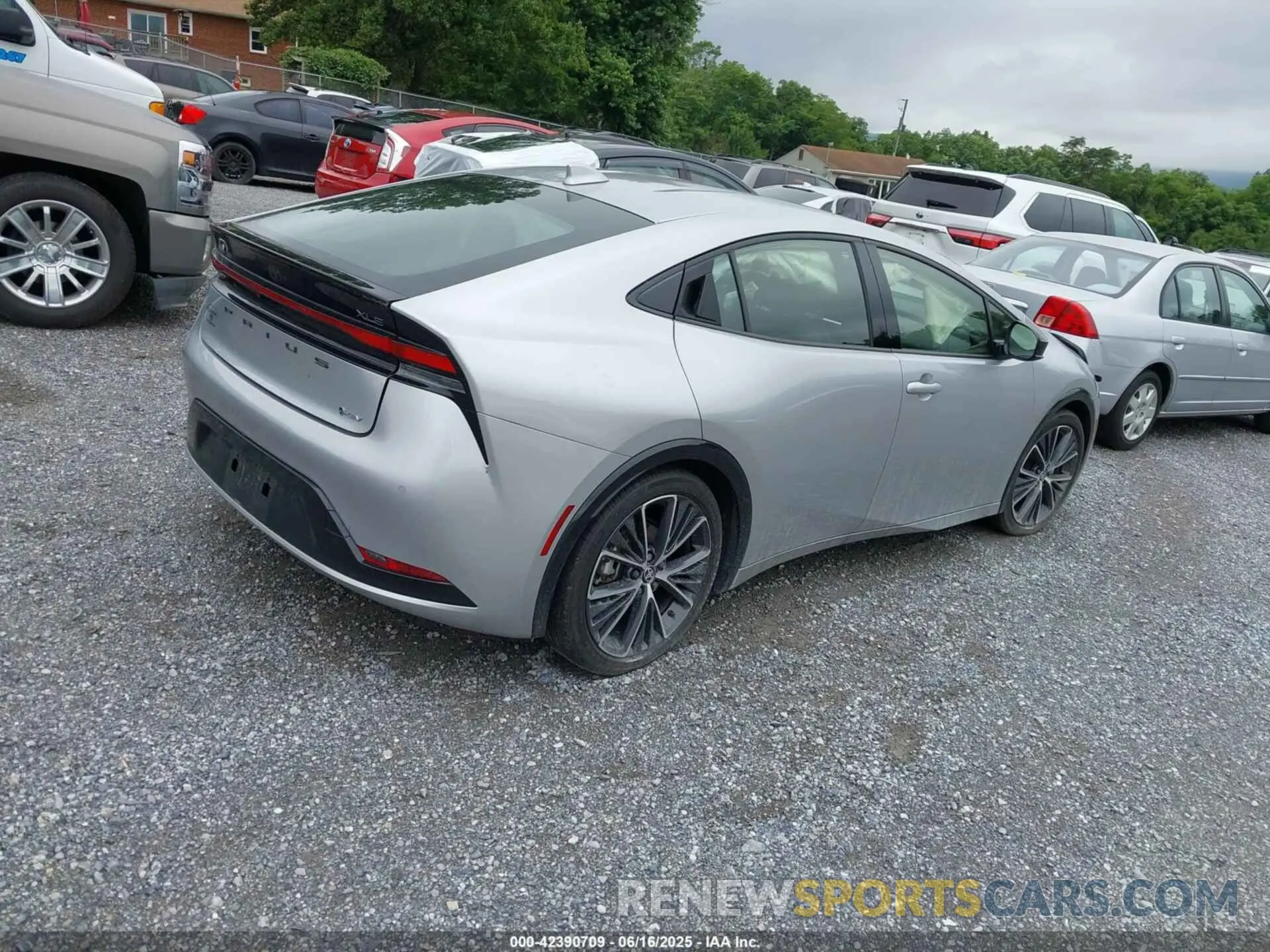 4 fotografías del automóvil dañado JTDACAAU8R3030619 TOYOTA PRIUS 2024