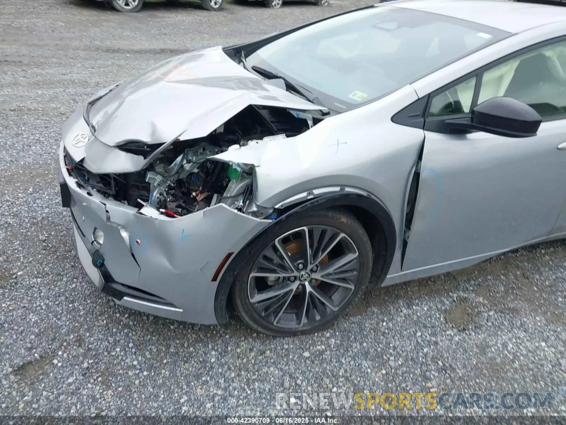 6 fotografías del automóvil dañado JTDACAAU8R3030619 TOYOTA PRIUS 2024