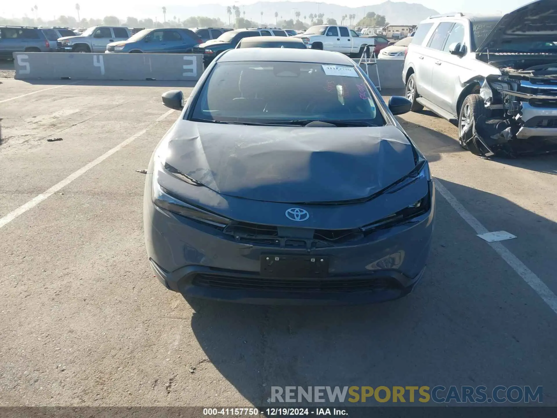 12 fotografías del automóvil dañado JTDACAAU9R3019211 TOYOTA PRIUS 2024