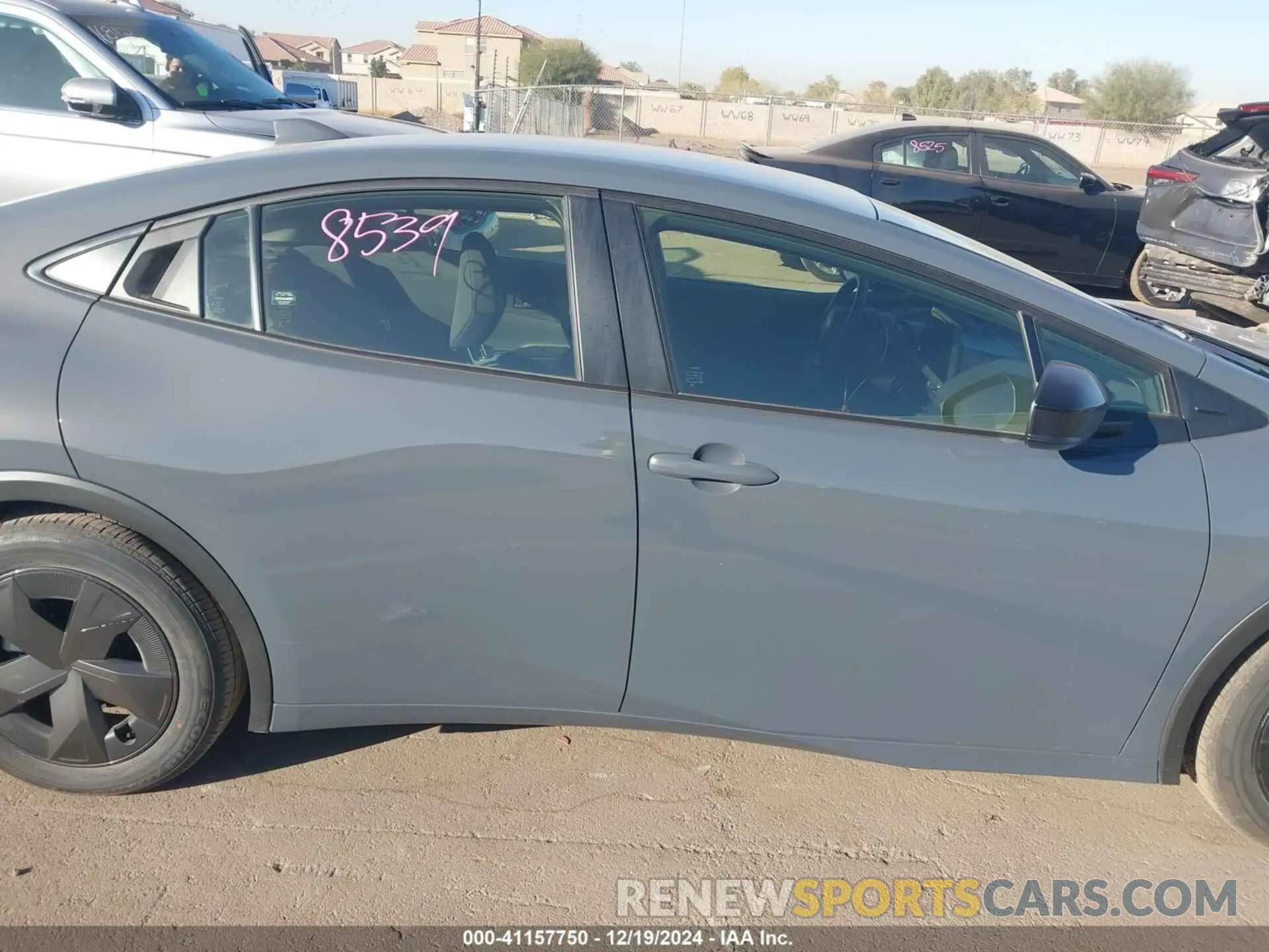 13 fotografías del automóvil dañado JTDACAAU9R3019211 TOYOTA PRIUS 2024