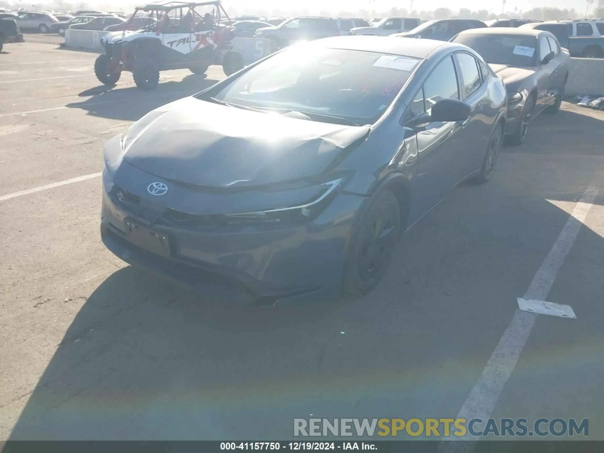 2 fotografías del automóvil dañado JTDACAAU9R3019211 TOYOTA PRIUS 2024