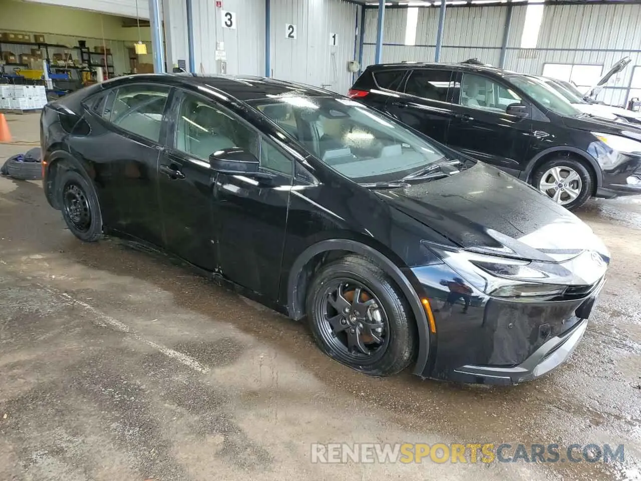 4 fotografías del automóvil dañado JTDACAAU9R3019466 TOYOTA PRIUS 2024