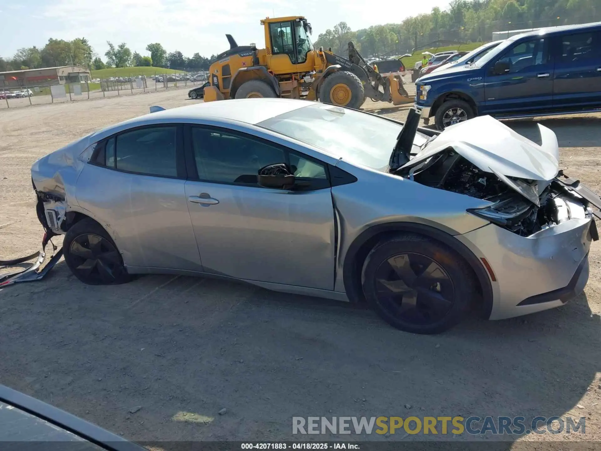 13 fotografías del automóvil dañado JTDACAAU9R3028037 TOYOTA PRIUS 2024