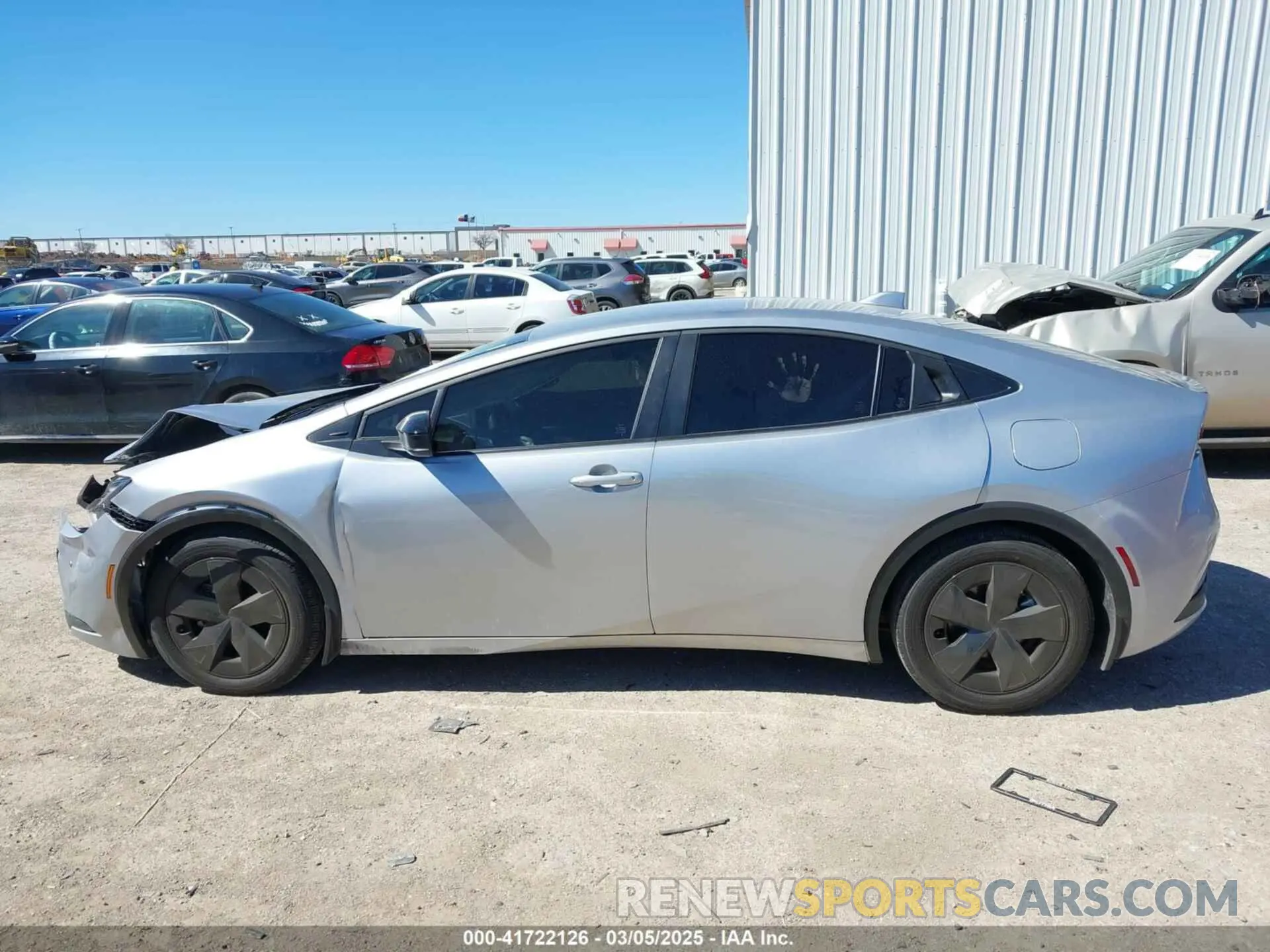 14 fotografías del automóvil dañado JTDACAAU9R3043332 TOYOTA PRIUS 2024