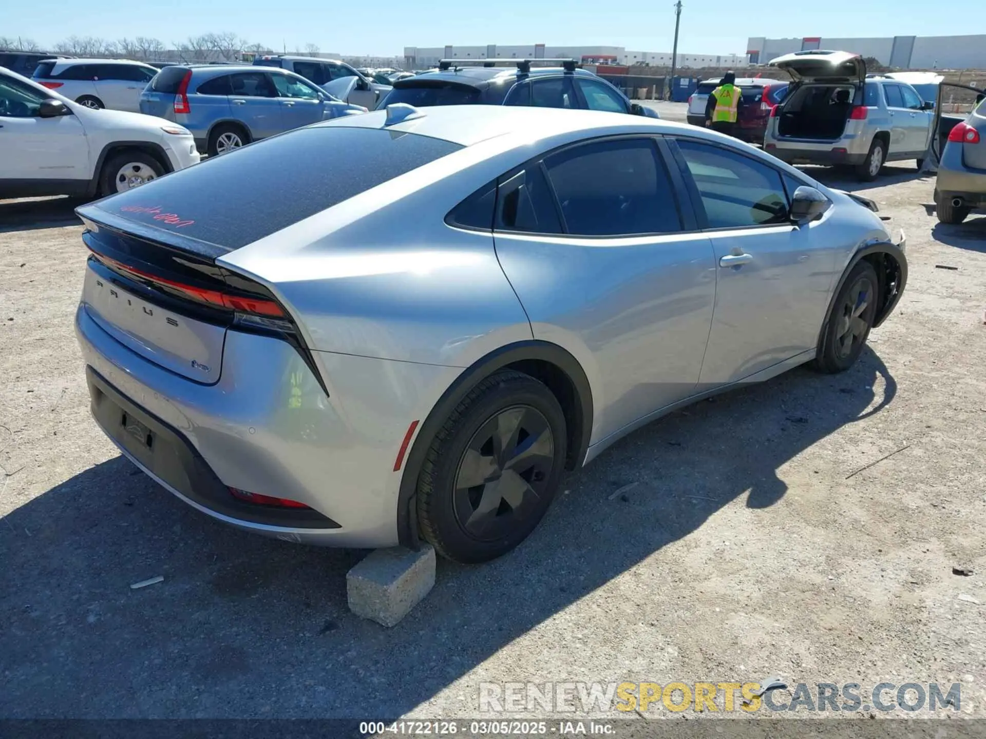 4 fotografías del automóvil dañado JTDACAAU9R3043332 TOYOTA PRIUS 2024