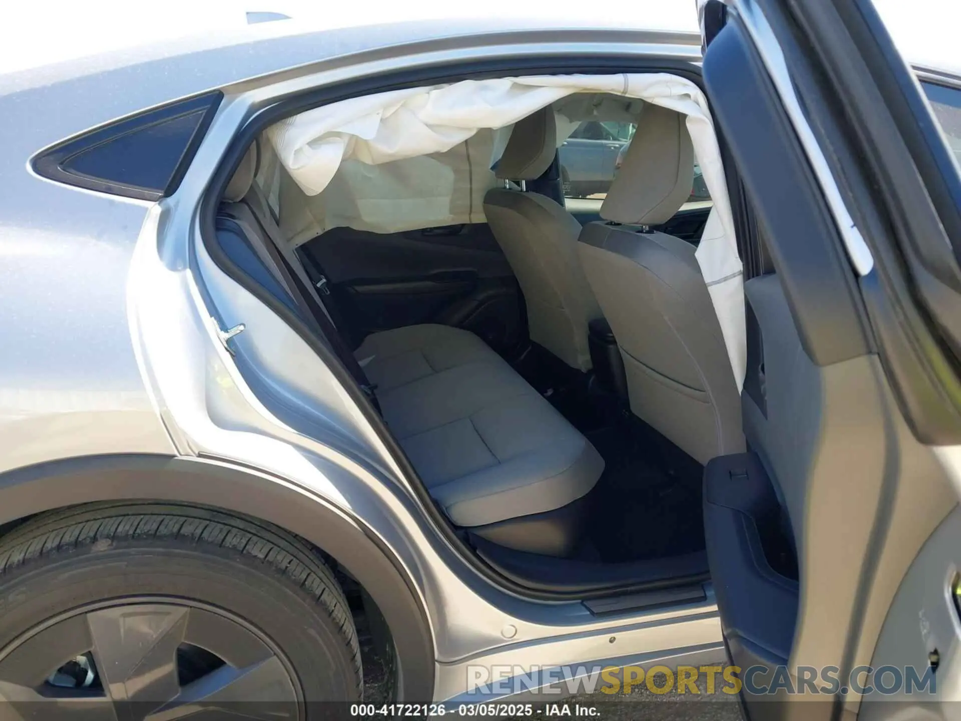 8 fotografías del automóvil dañado JTDACAAU9R3043332 TOYOTA PRIUS 2024