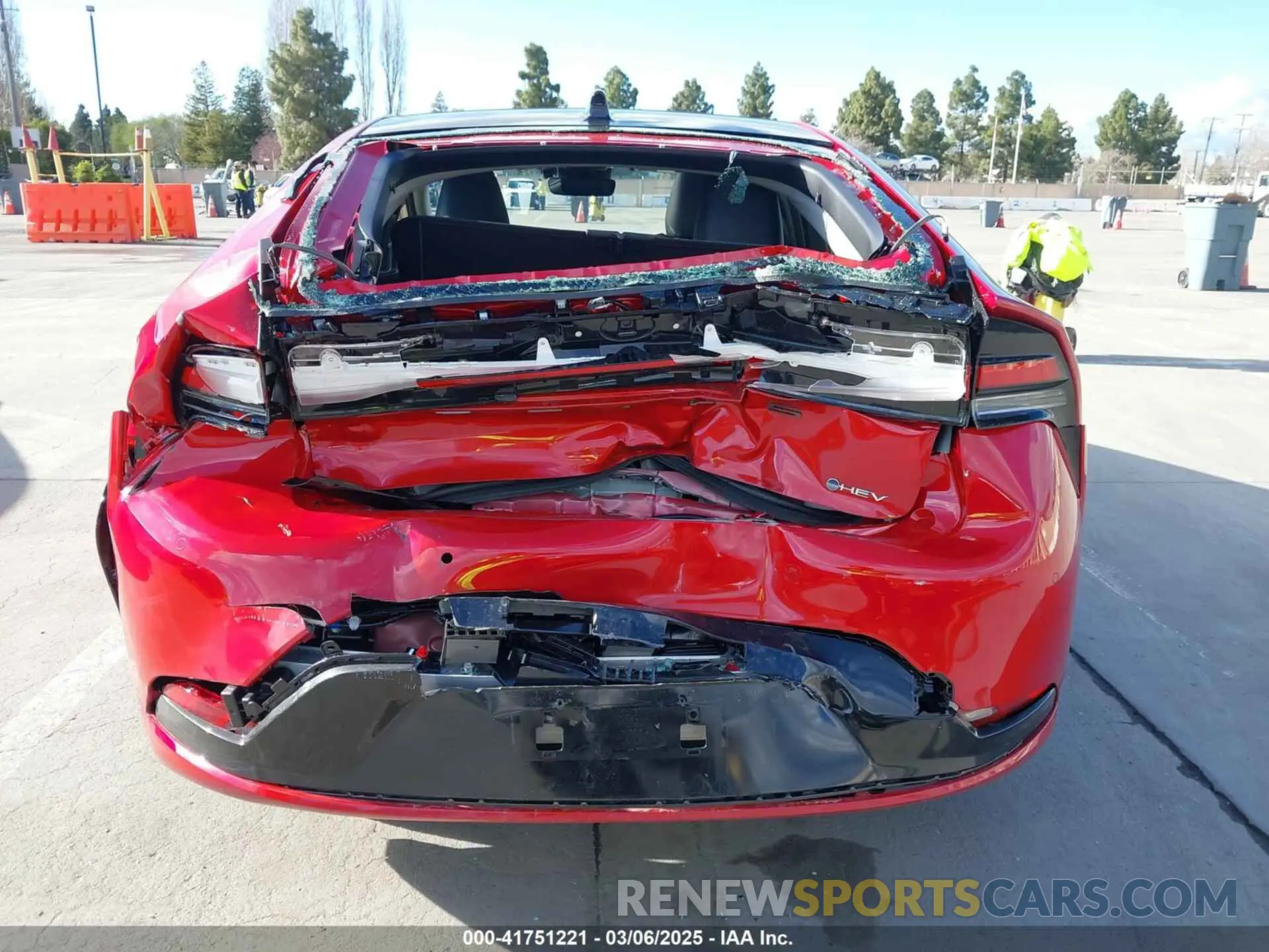 16 fotografías del automóvil dañado JTDACAAU9R3048627 TOYOTA PRIUS 2024