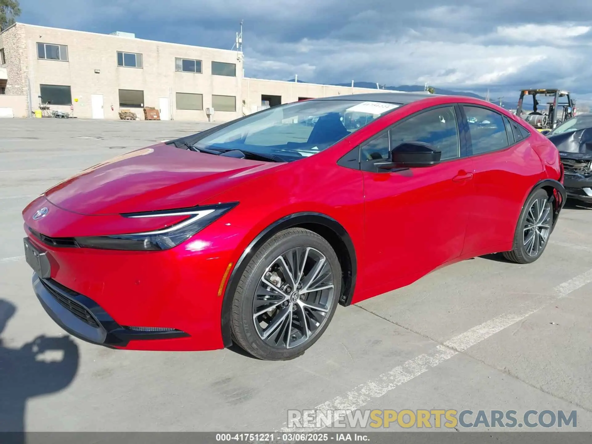 2 fotografías del automóvil dañado JTDACAAU9R3048627 TOYOTA PRIUS 2024