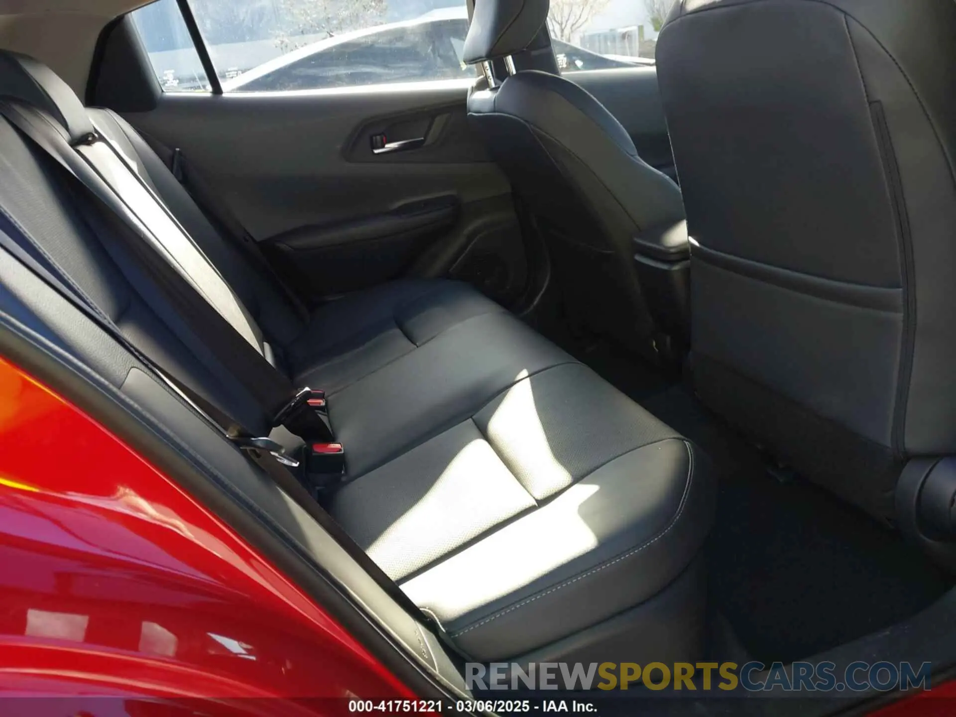 8 fotografías del automóvil dañado JTDACAAU9R3048627 TOYOTA PRIUS 2024