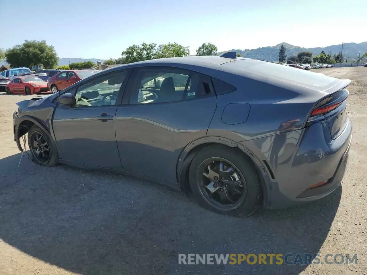 2 fotografías del automóvil dañado JTDACAAUXR3019525 TOYOTA PRIUS 2024