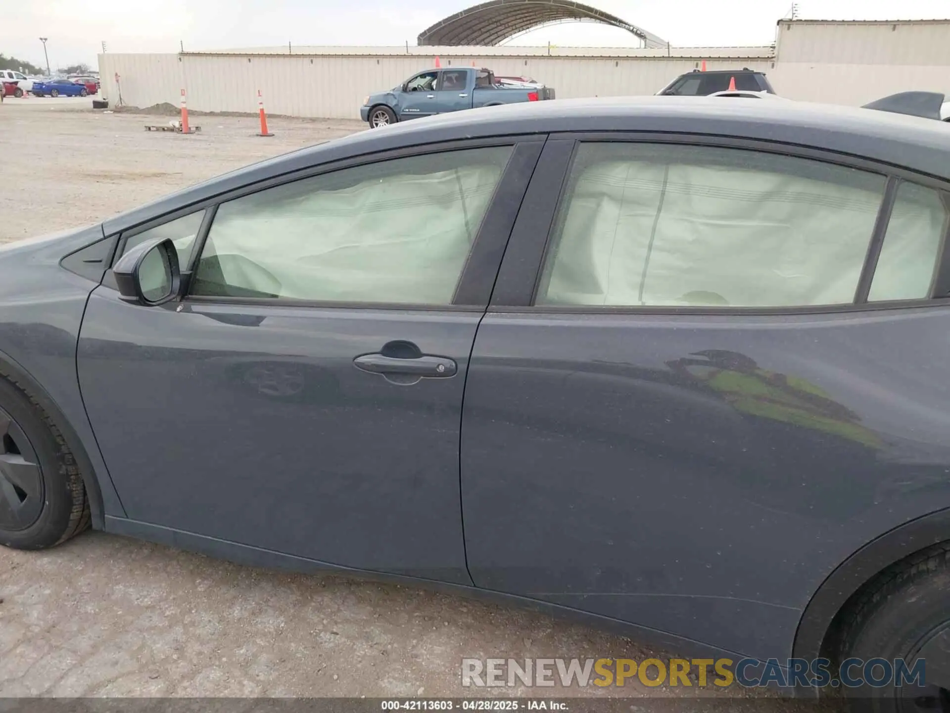 14 fotografías del automóvil dañado JTDACAAUXR3020786 TOYOTA PRIUS 2024