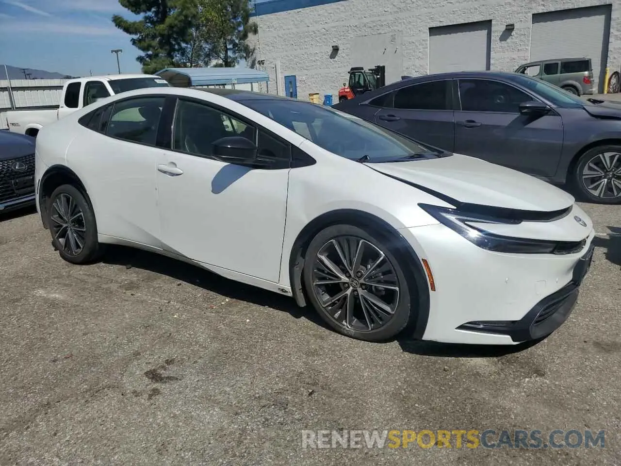 4 fotografías del automóvil dañado JTDACAAUXR3026703 TOYOTA PRIUS 2024