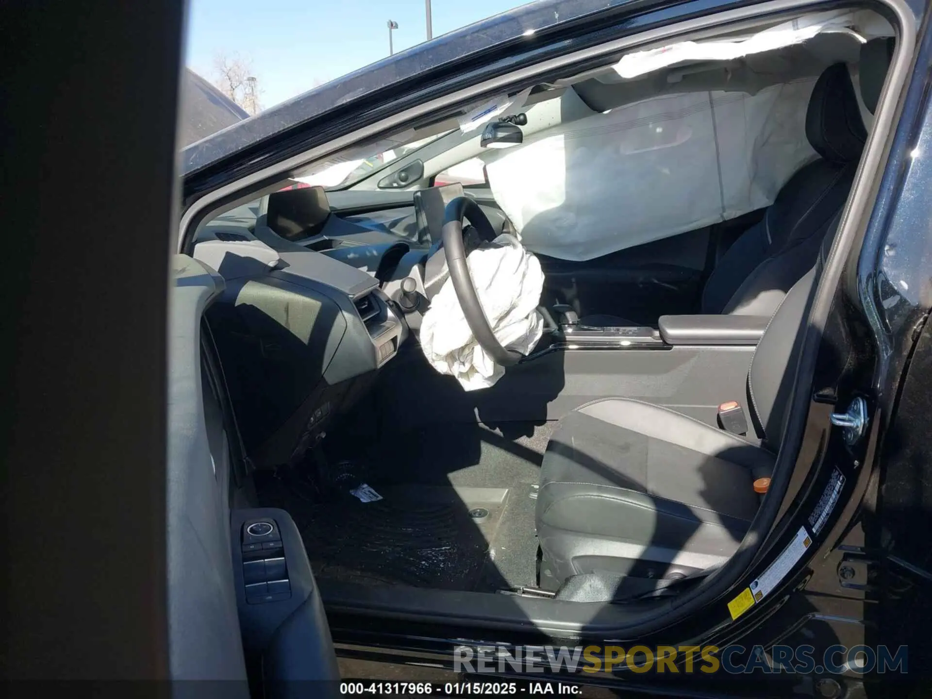 5 fotografías del automóvil dañado JTDACAAUXR3030136 TOYOTA PRIUS 2024