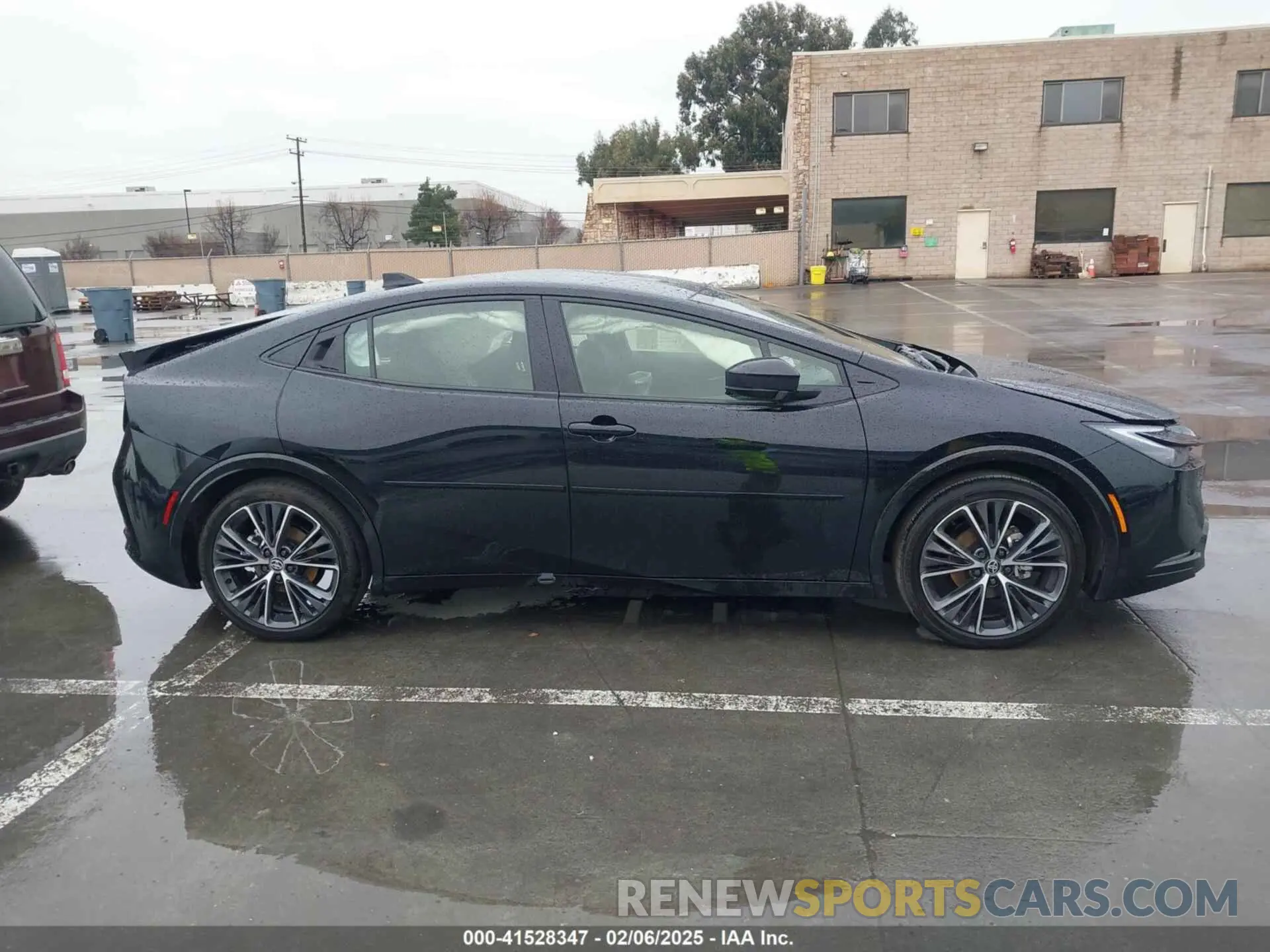 13 fotografías del automóvil dañado JTDACAAUXR3035434 TOYOTA PRIUS 2024
