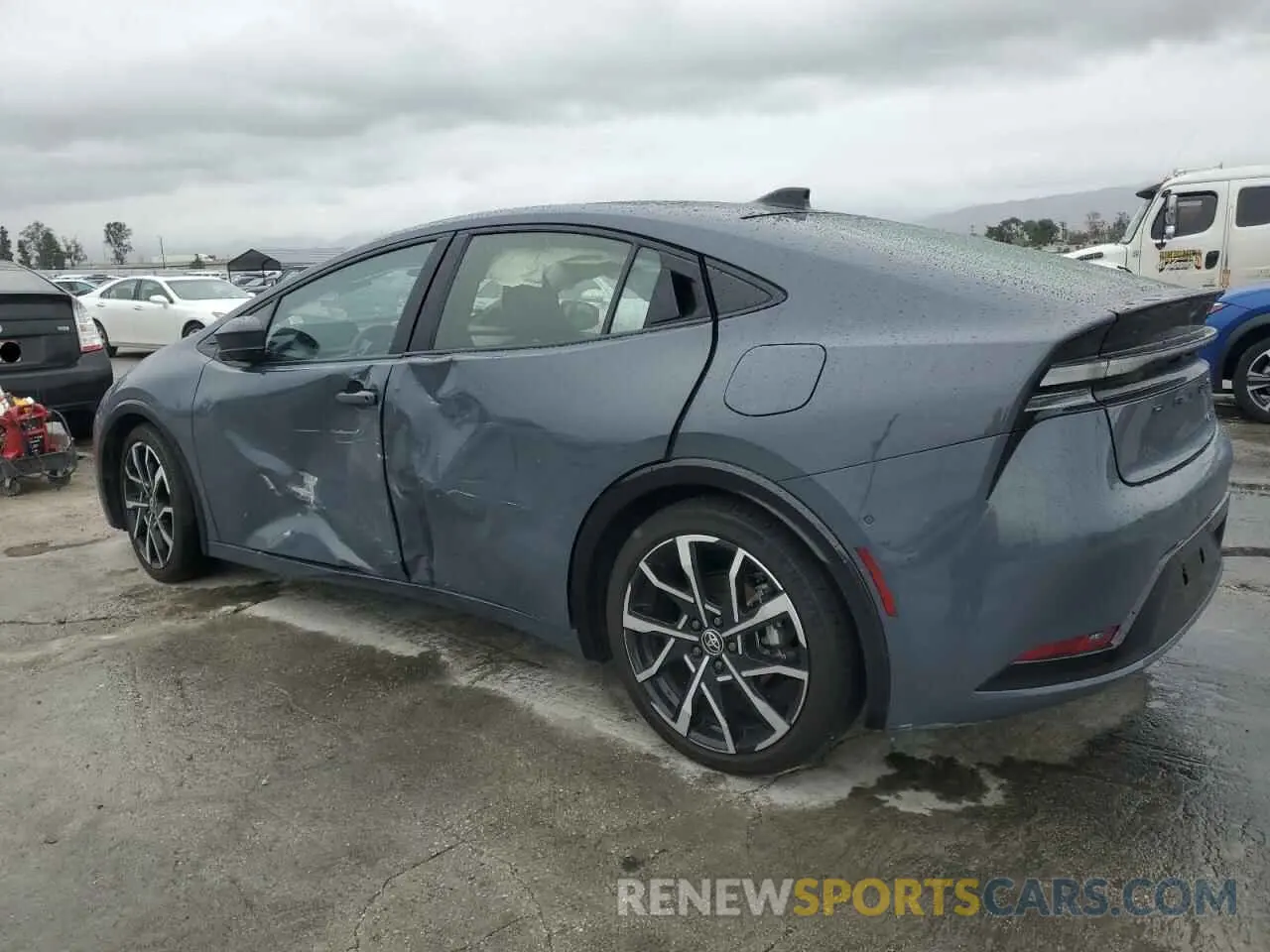 2 fotografías del automóvil dañado JTDACACU0R3012404 TOYOTA PRIUS 2024