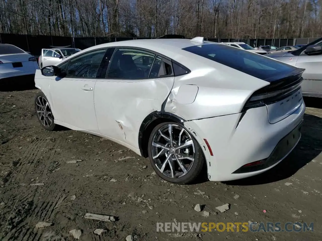 2 fotografías del automóvil dañado JTDACACU2R3024831 TOYOTA PRIUS 2024