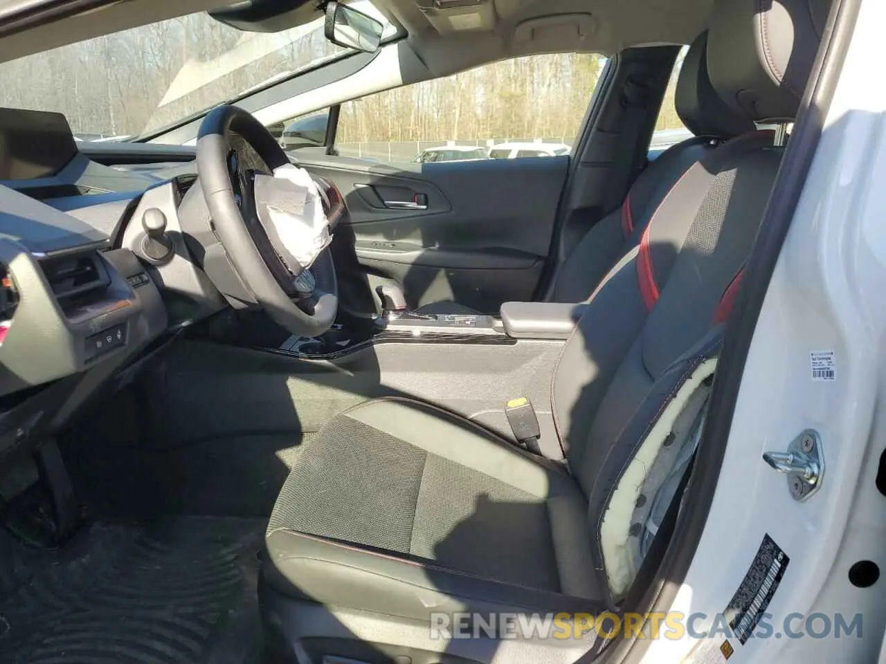 7 fotografías del automóvil dañado JTDACACU2R3024831 TOYOTA PRIUS 2024