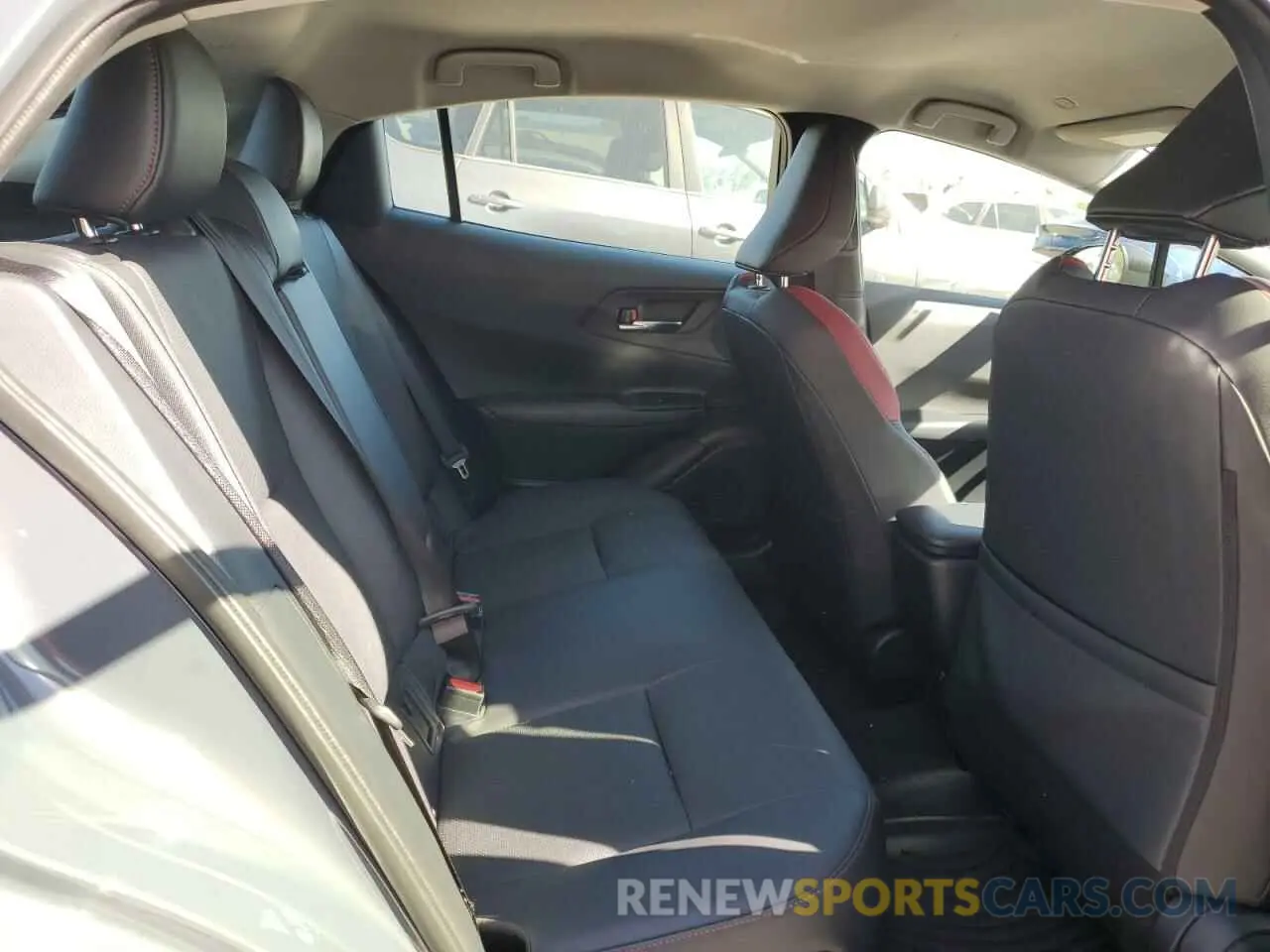 10 fotografías del automóvil dañado JTDACACU2R3026028 TOYOTA PRIUS 2024