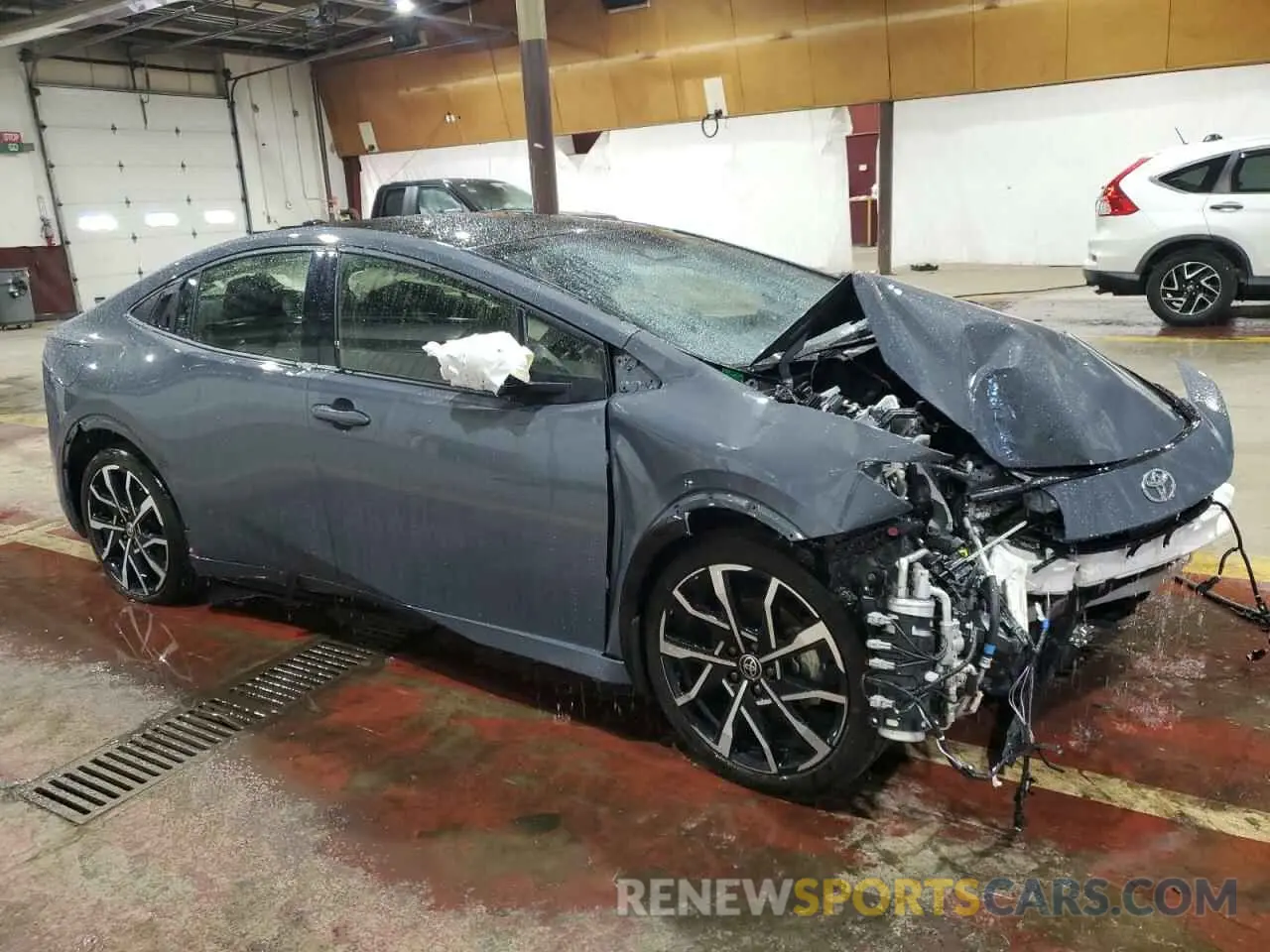 4 fotografías del automóvil dañado JTDACACU4R3034180 TOYOTA PRIUS 2024
