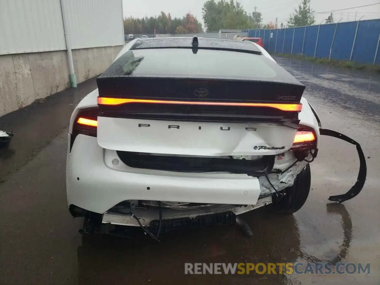 6 fotografías del automóvil dañado JTDACACU6R3013511 TOYOTA PRIUS 2024