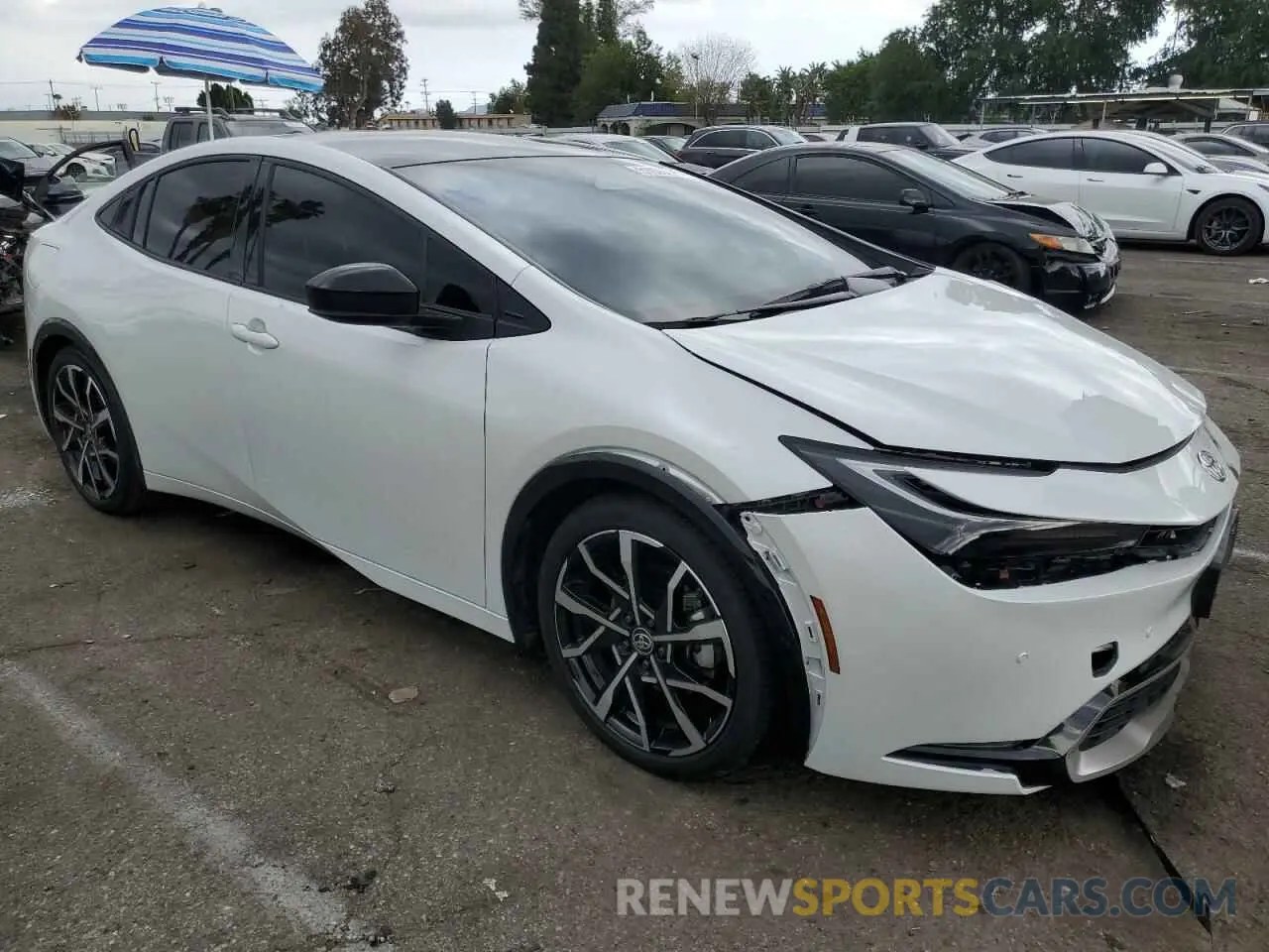 4 fotografías del automóvil dañado JTDACACU9R3028052 TOYOTA PRIUS 2024