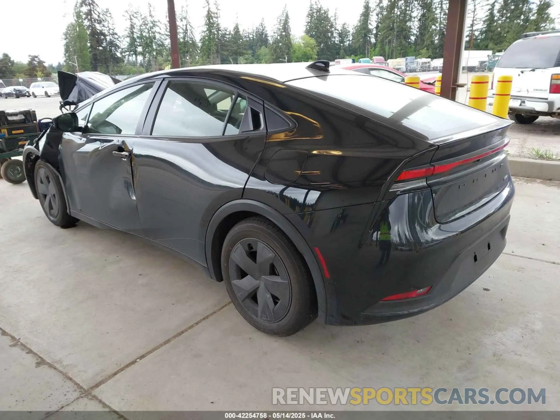 3 fotografías del automóvil dañado JTDADABU1R3019635 TOYOTA PRIUS 2024