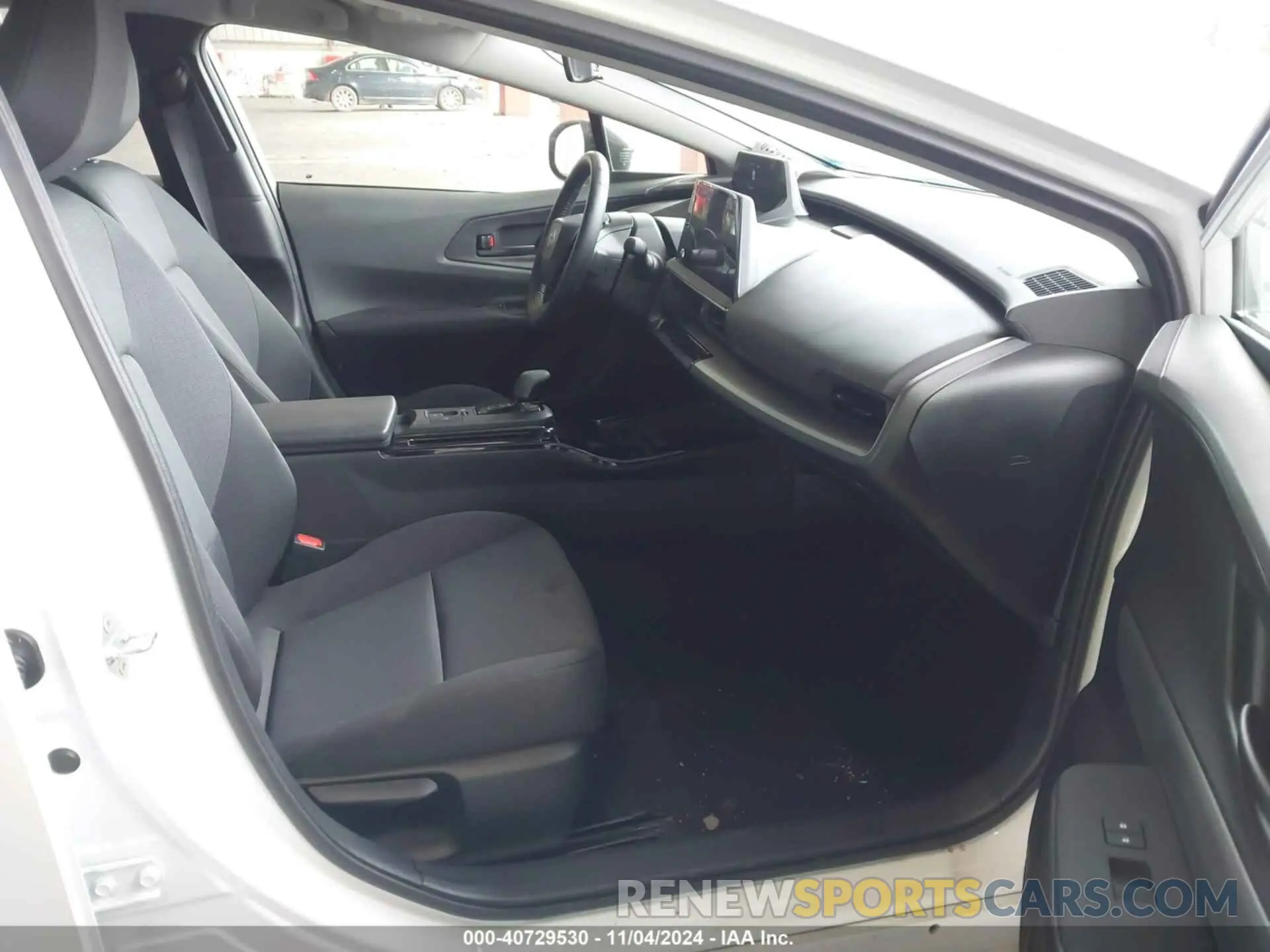5 fotografías del automóvil dañado JTDADABU5R3011599 TOYOTA PRIUS 2024