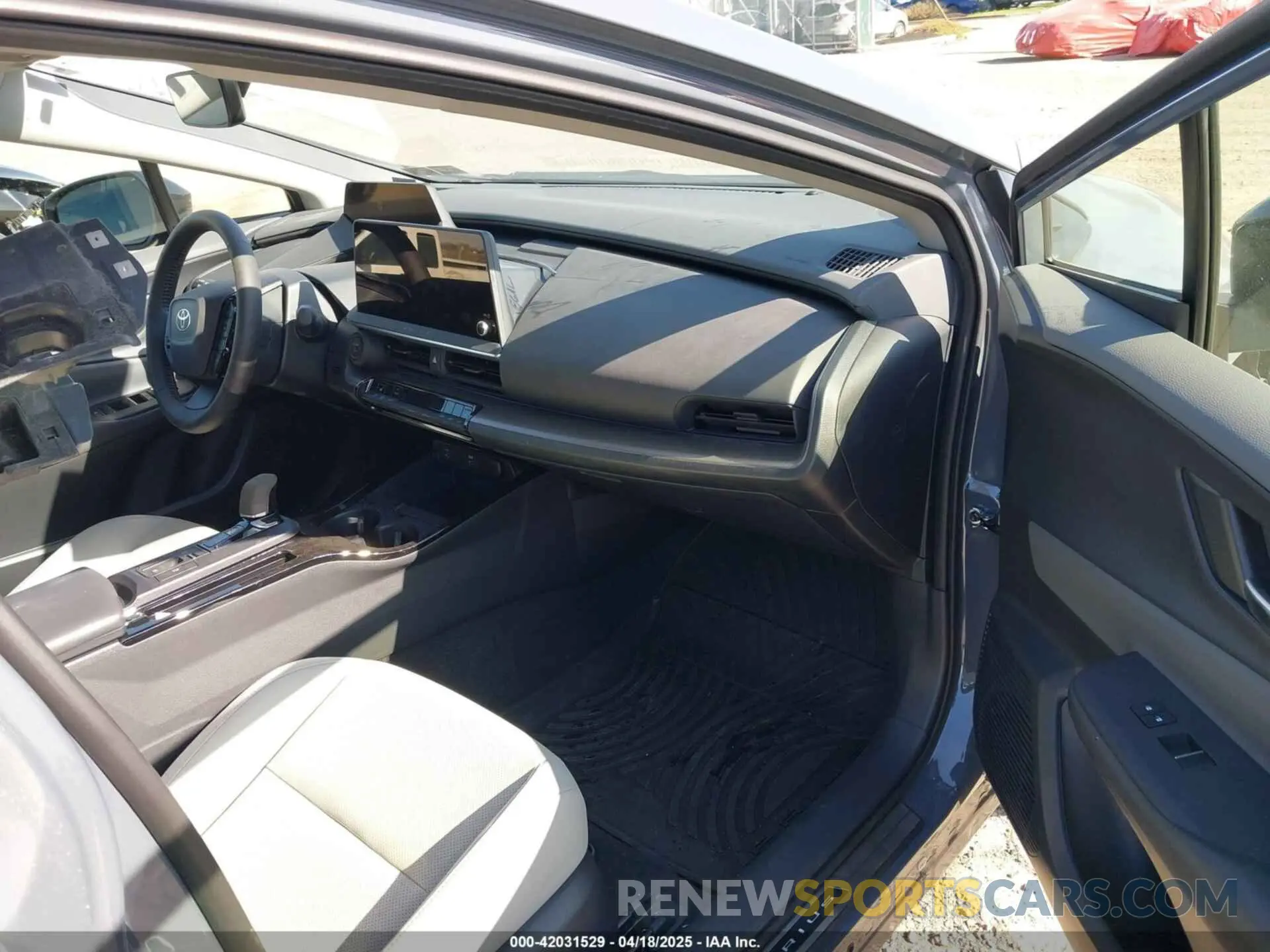 5 fotografías del automóvil dañado JTDADABU6R3018898 TOYOTA PRIUS 2024