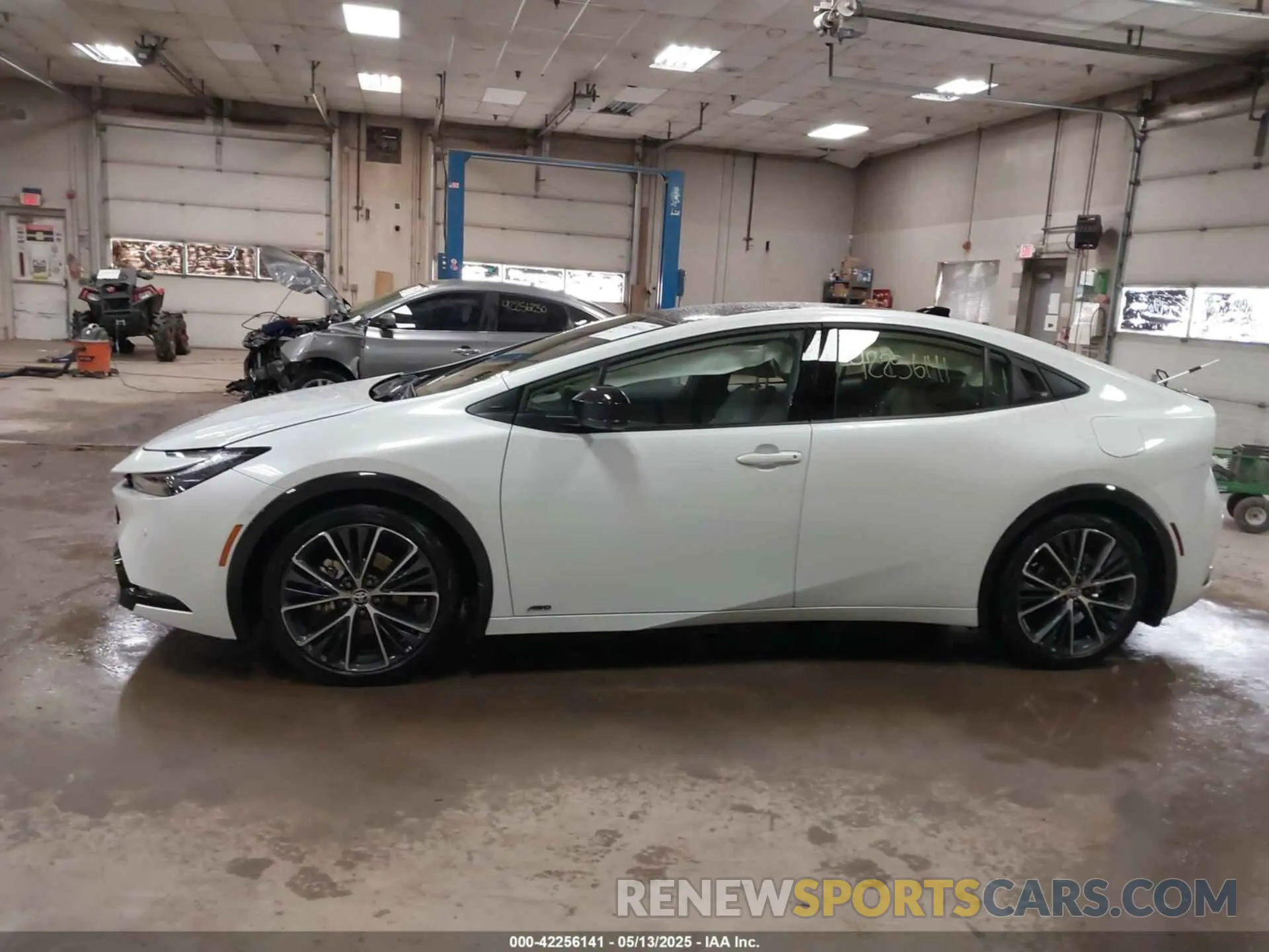 14 fotografías del automóvil dañado JTDADABU6R3024846 TOYOTA PRIUS 2024