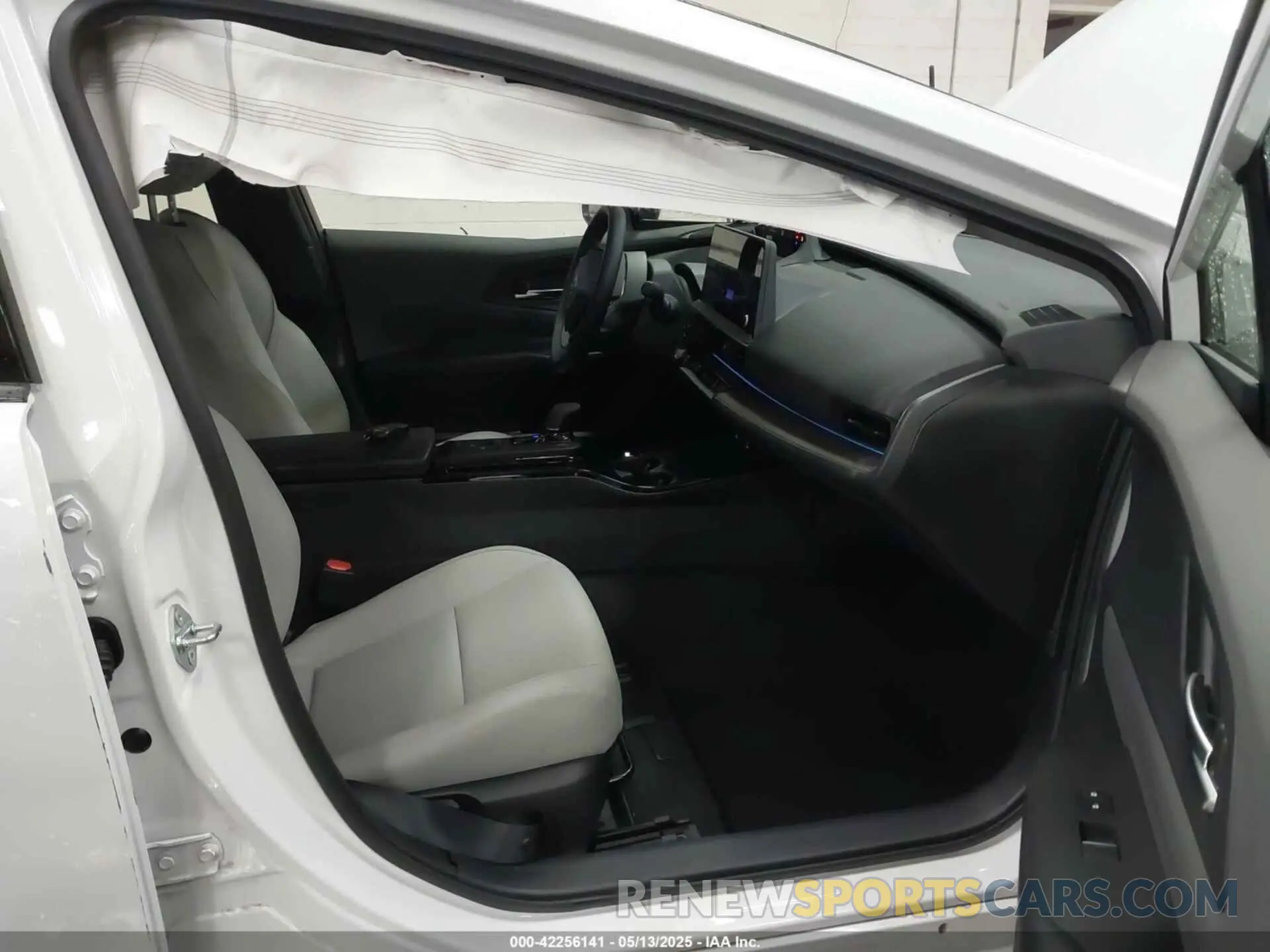 5 fotografías del automóvil dañado JTDADABU6R3024846 TOYOTA PRIUS 2024