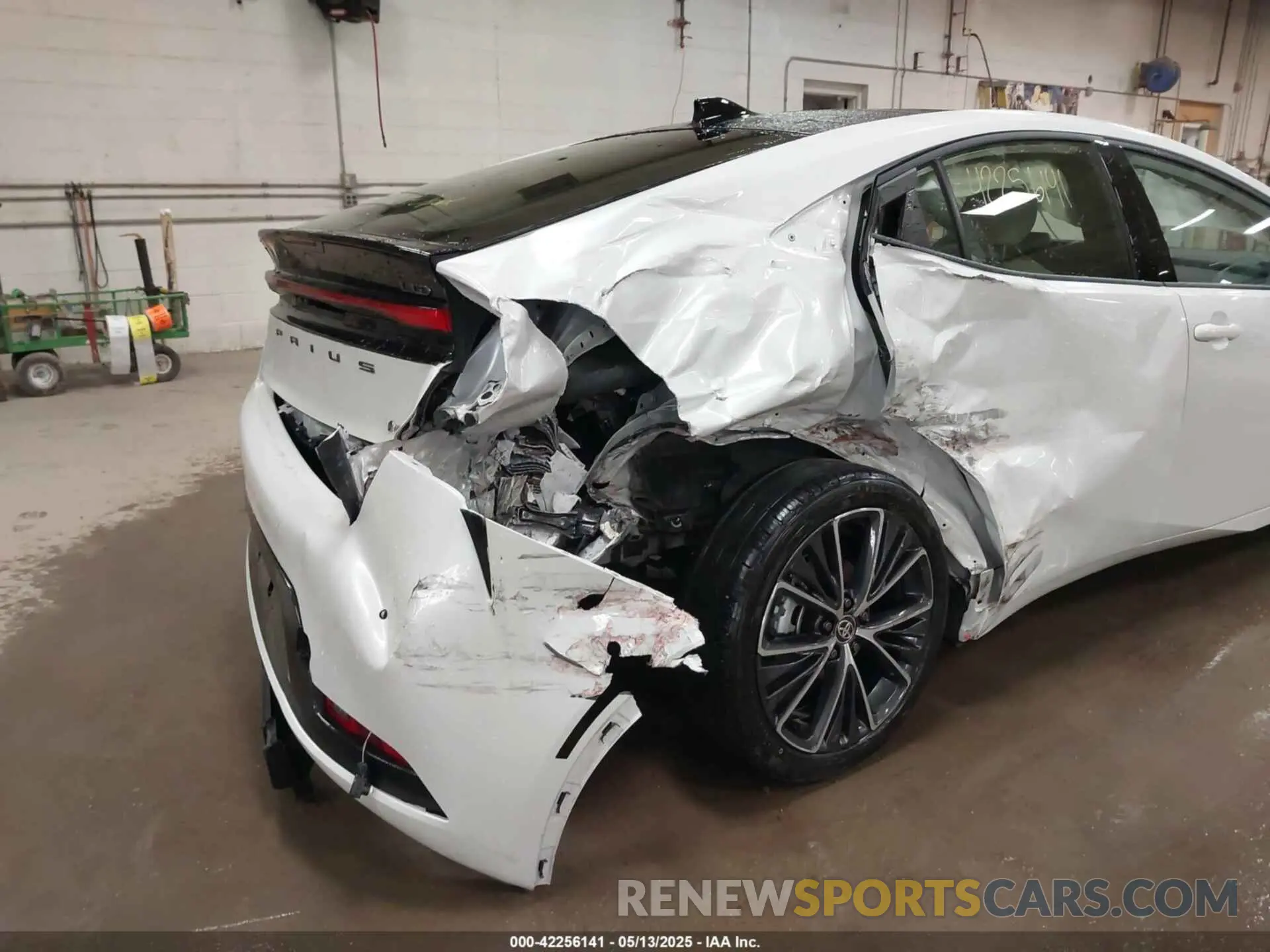 6 fotografías del automóvil dañado JTDADABU6R3024846 TOYOTA PRIUS 2024